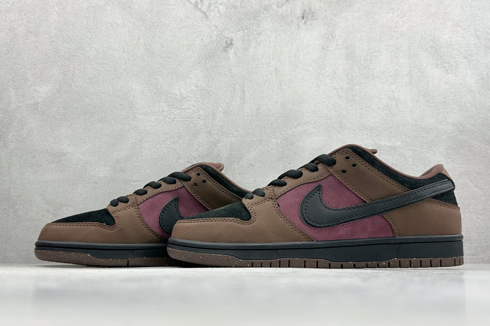 200 NIKE SB Dunk Low ”Valentine's Day” 酒红翻毛情人节 休闲板鞋 FN0619-600-Chinese UA Cheap High Quatity Brand Clothes Bags handbags Sneakers wholesale wholesaler seller from China Factory suppliers Fashion Clothing Shoes best Quality Beautiful Price 200 NIKE SB Dunk Low ”Valentine's Day” 酒红翻毛情人节 休闲板鞋 FN0619-600