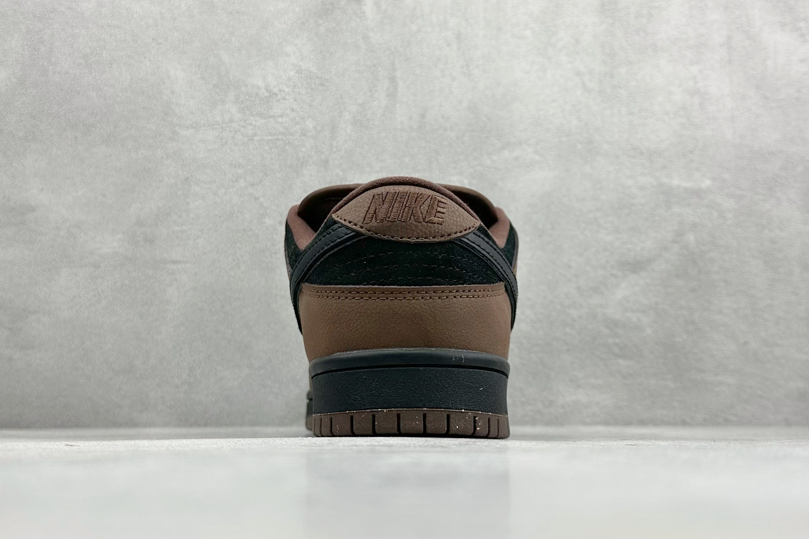 200 NIKE SB Dunk Low ”Valentine's Day” 酒红翻毛情人节 休闲板鞋 FN0619-600-Chinese UA Cheap High Quatity Brand Clothes Bags handbags Sneakers wholesale wholesaler seller from China Factory suppliers Fashion Clothing Shoes best Quality Beautiful Price 200 NIKE SB Dunk Low ”Valentine's Day” 酒红翻毛情人节 休闲板鞋 FN0619-600