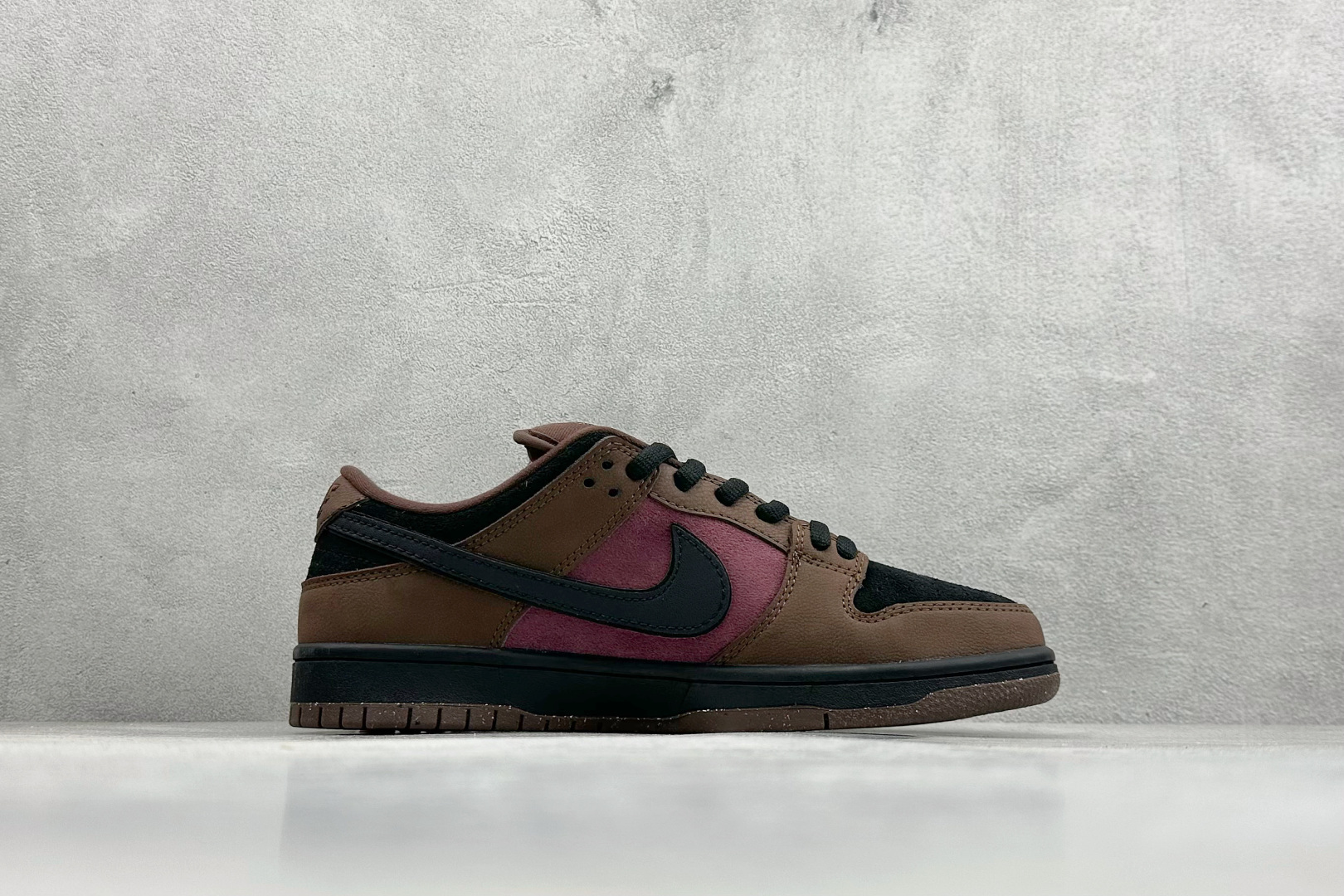 200 NIKE SB Dunk Low ”Valentine's Day” 酒红翻毛情人节 休闲板鞋 FN0619-600-Chinese UA Cheap High Quatity Brand Clothes Bags handbags Sneakers wholesale wholesaler seller from China Factory suppliers Fashion Clothing Shoes best Quality Beautiful Price 200 NIKE SB Dunk Low ”Valentine's Day” 酒红翻毛情人节 休闲板鞋 FN0619-600