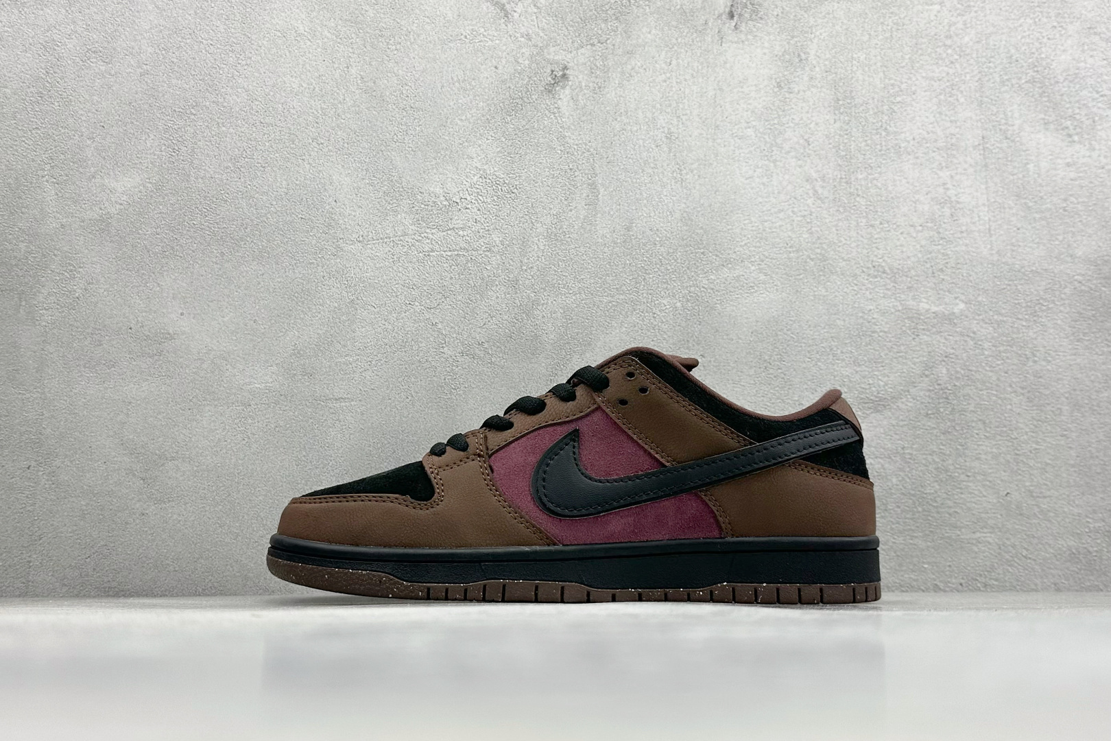 200 NIKE SB Dunk Low ”Valentine's Day” 酒红翻毛情人节 休闲板鞋 FN0619-600-Chinese UA Cheap High Quatity Brand Clothes Bags handbags Sneakers wholesale wholesaler seller from China Factory suppliers Fashion Clothing Shoes best Quality Beautiful Price 200 NIKE SB Dunk Low ”Valentine's Day” 酒红翻毛情人节 休闲板鞋 FN0619-600