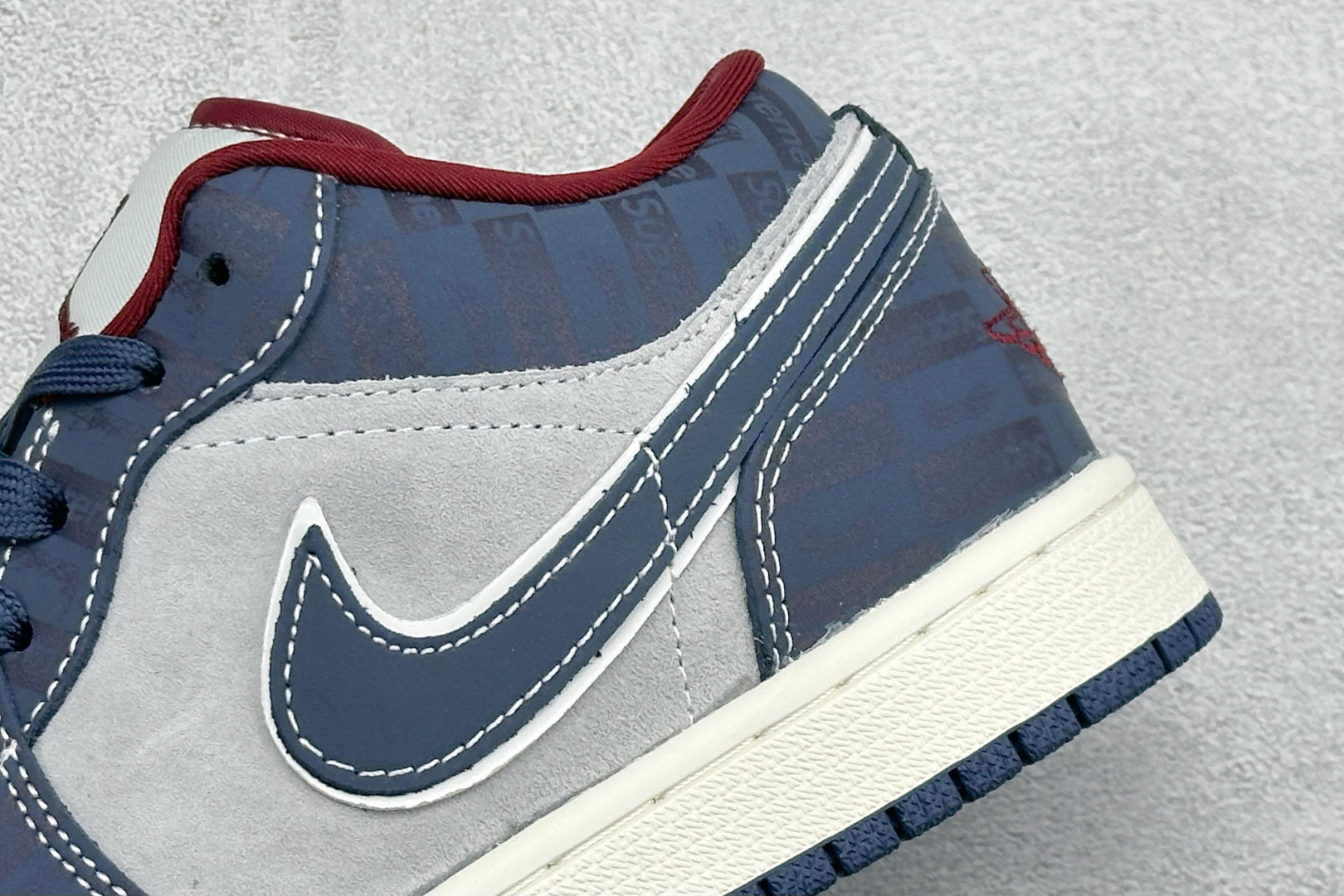 XC版Nike Jordan Air Jordan 1“Supreme联名——暗灰蓝” 高端定制 低帮 复古 减震 防滑 耐磨 篮球鞋 QG1988-015