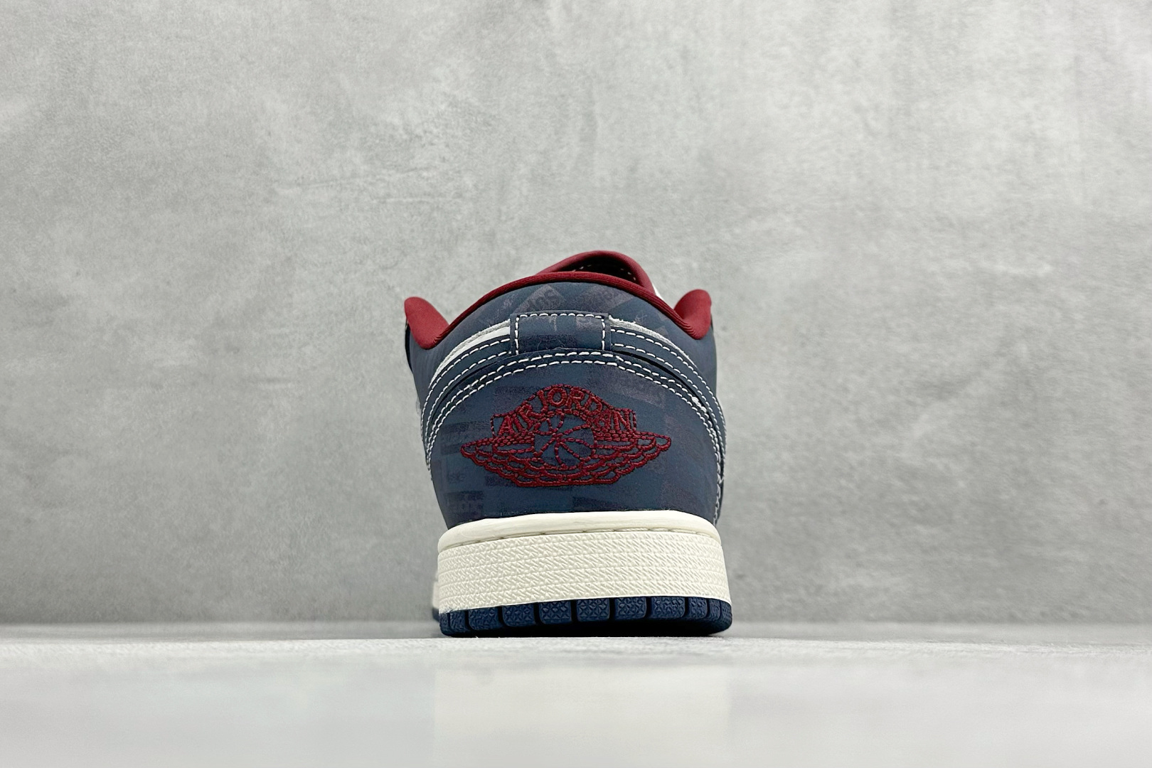 XC版Nike Jordan Air Jordan 1“Supreme联名——暗灰蓝” 高端定制 低帮 复古 减震 防滑 耐磨 篮球鞋 QG1988-015