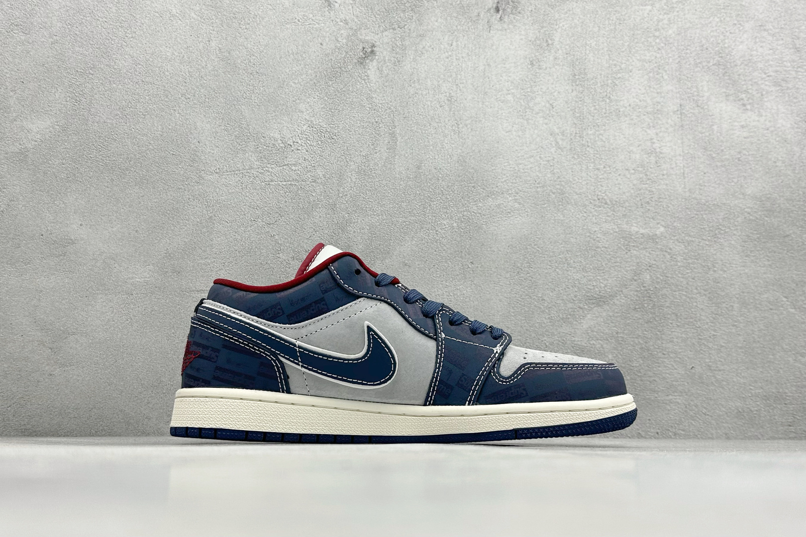 XC版Nike Jordan Air Jordan 1“Supreme联名——暗灰蓝” 高端定制 低帮 复古 减震 防滑 耐磨 篮球鞋 QG1988-015
