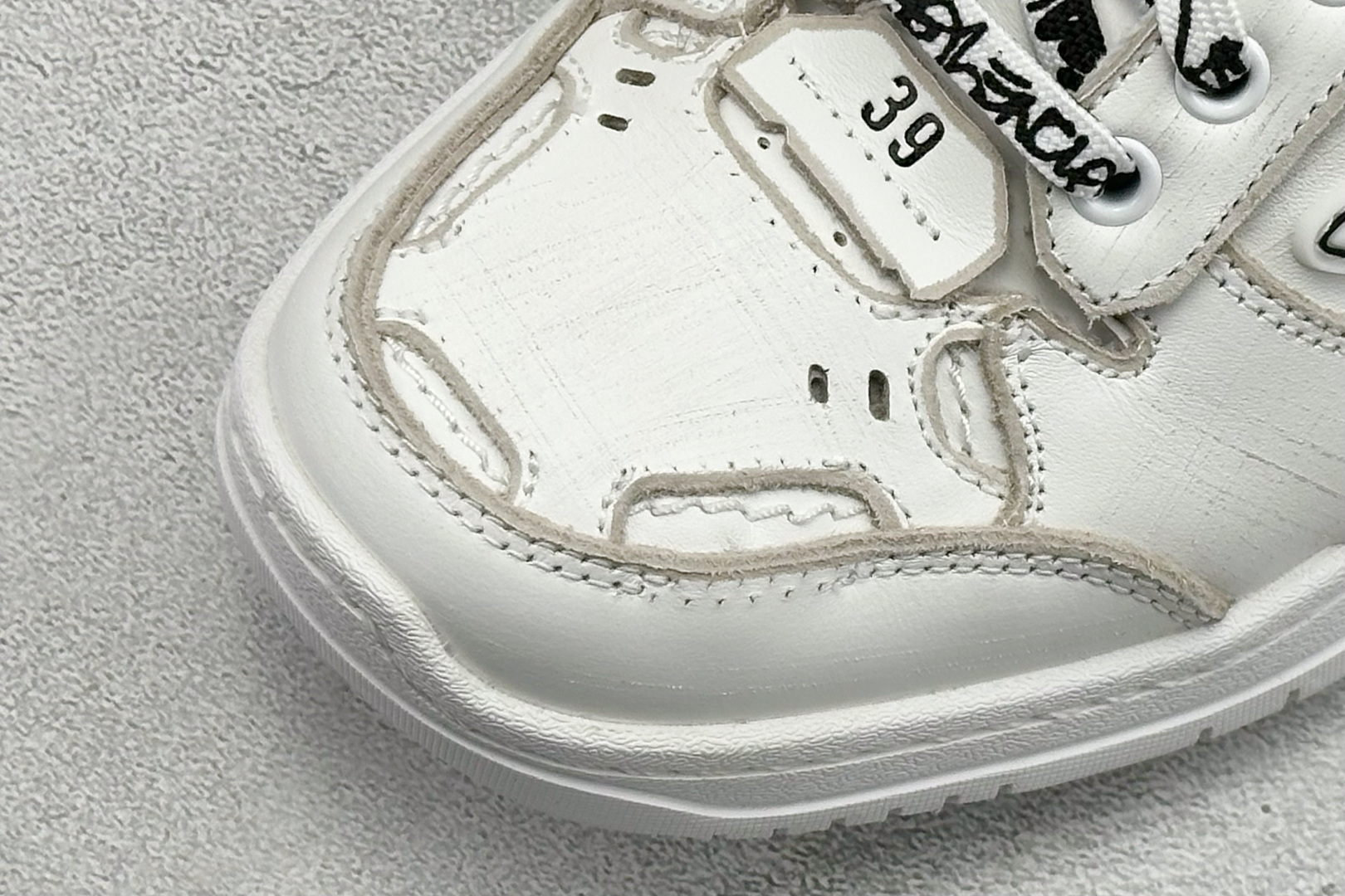 PK版Balenciaga 巴黎世家十八代 Hamptons 手工做旧款 牛皮革 复古圆头系带低帮休闲鞋 841765-WCURB-9000