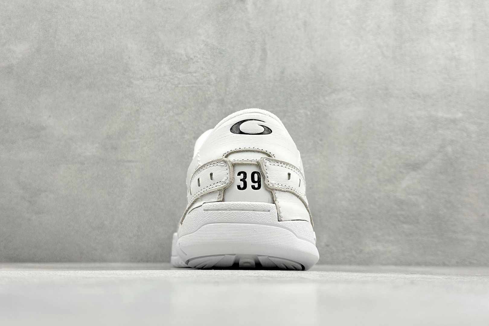 PK版Balenciaga 巴黎世家十八代 Hamptons 手工做旧款 牛皮革 复古圆头系带低帮休闲鞋 841765-WCURB-9000