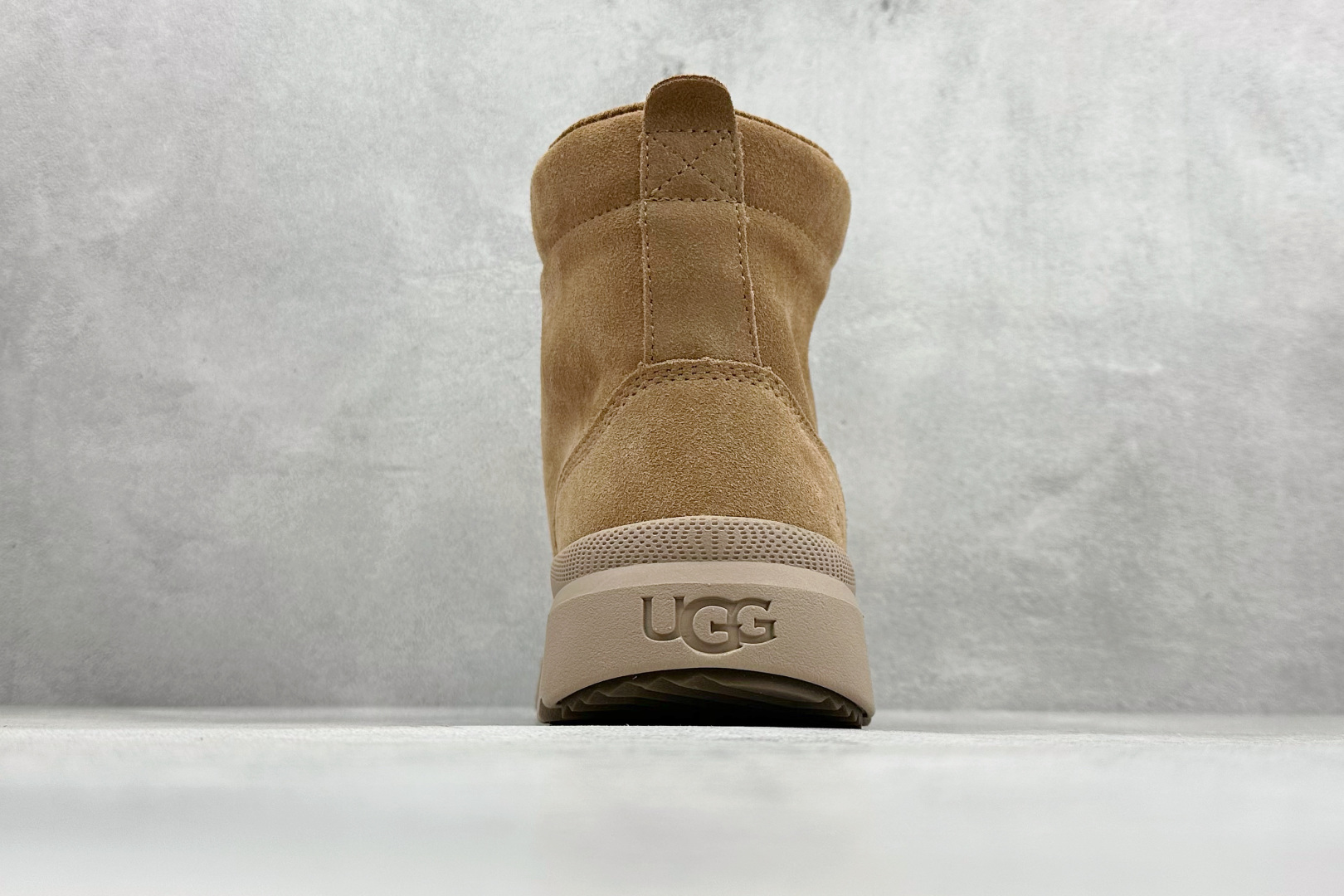 300 UGG Classic UItra 高帮伯利恰克鞋 一体雪地靴 M/1153750-CHE