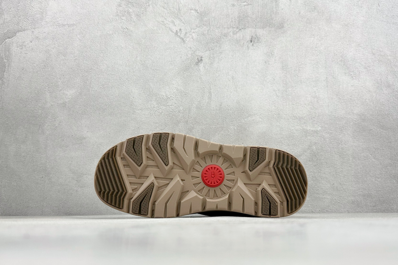 300 UGG Classic UItra 高帮伯利恰克鞋 一体雪地靴 M/1153750-CHE