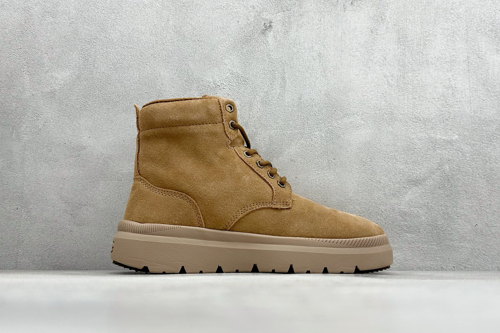 300 UGG Classic UItra 高帮伯利恰克鞋 一体雪地靴 M/1153750-CHE