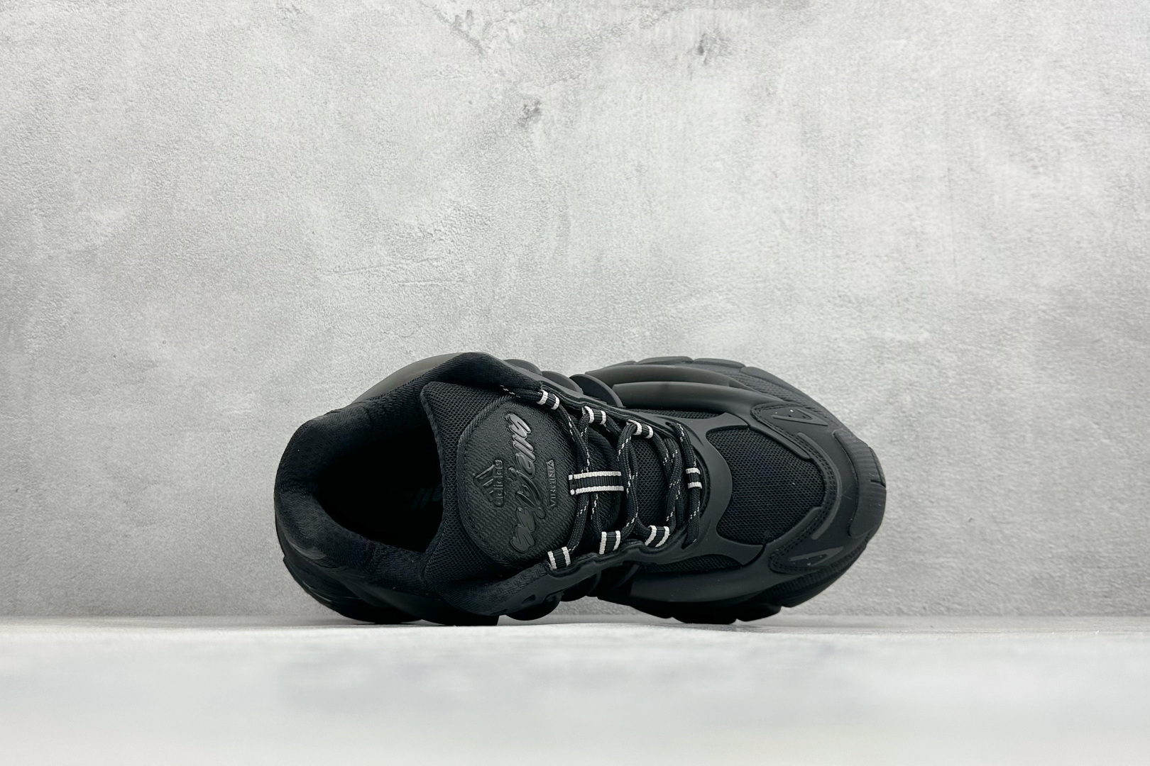 Pharrell x AD Adistar Jellyfish 联名款低帮复古风老爹鞋 JP9264