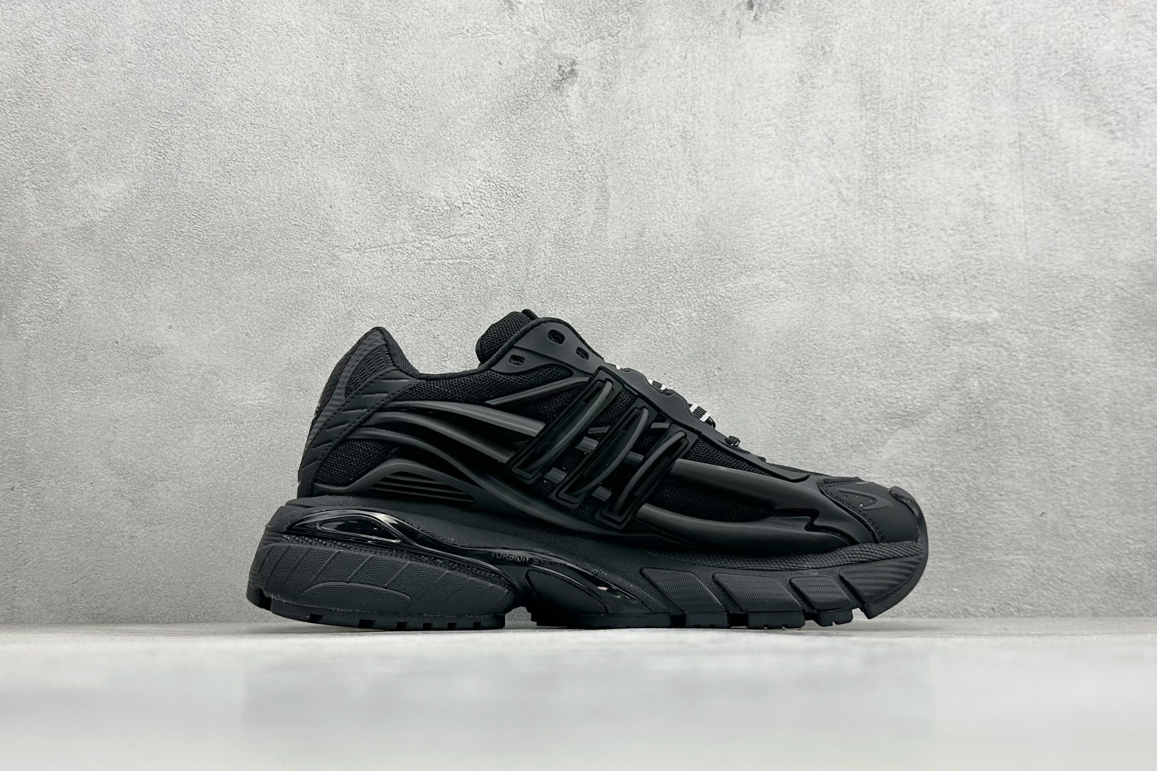 Pharrell x AD Adistar Jellyfish 联名款低帮复古风老爹鞋 JP9264