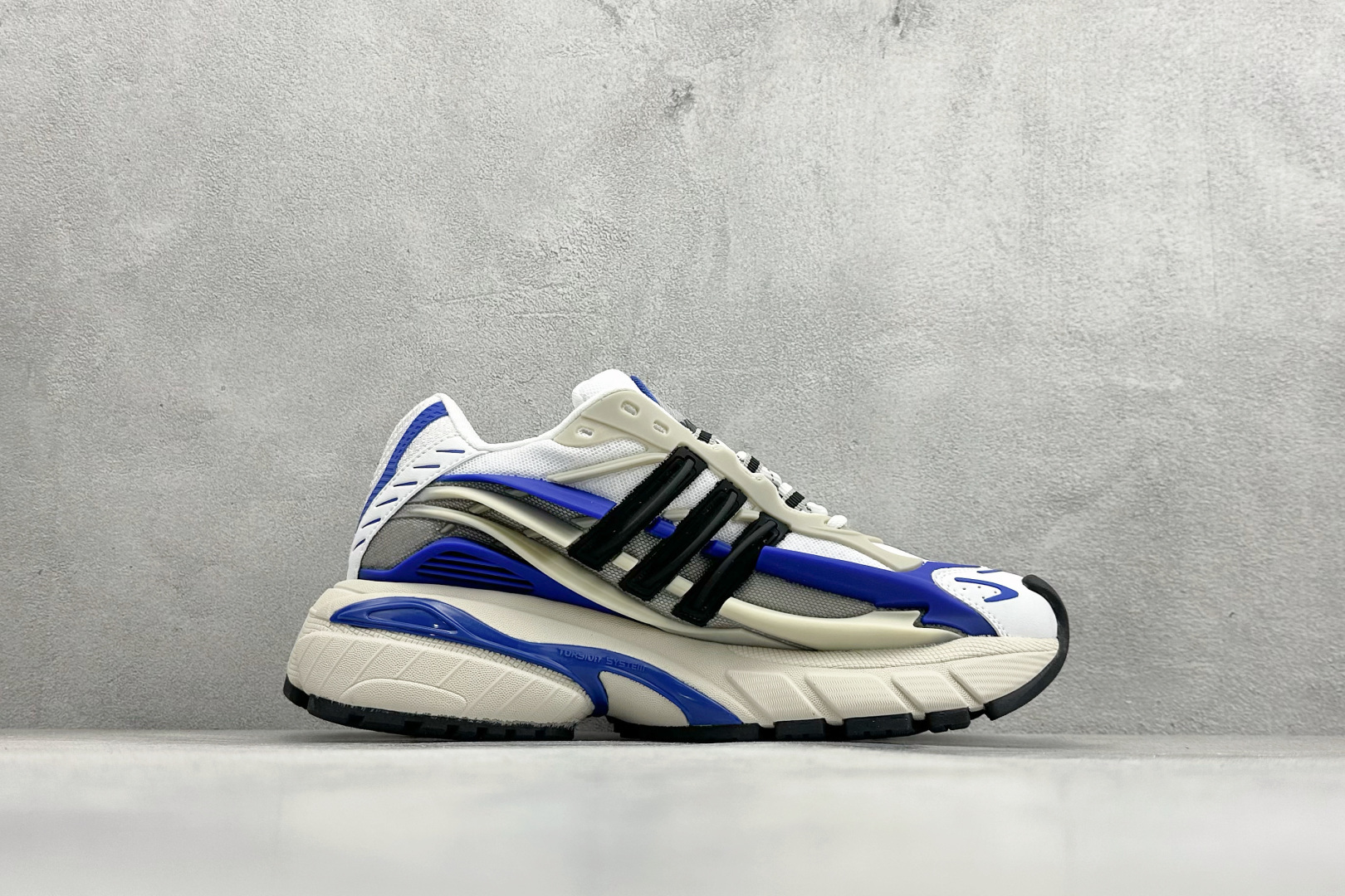 Pharrell x AD Adistar Jellyfish 联名款低帮复古风老爹鞋 JP9271