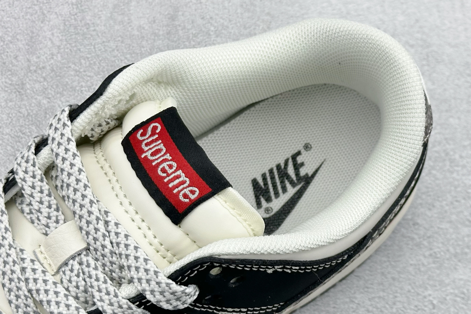 XC版Nike SB Dunk Low“Supreme联名——黑花勾” 周年高端定制 低帮休闲板鞋 XS6089-624