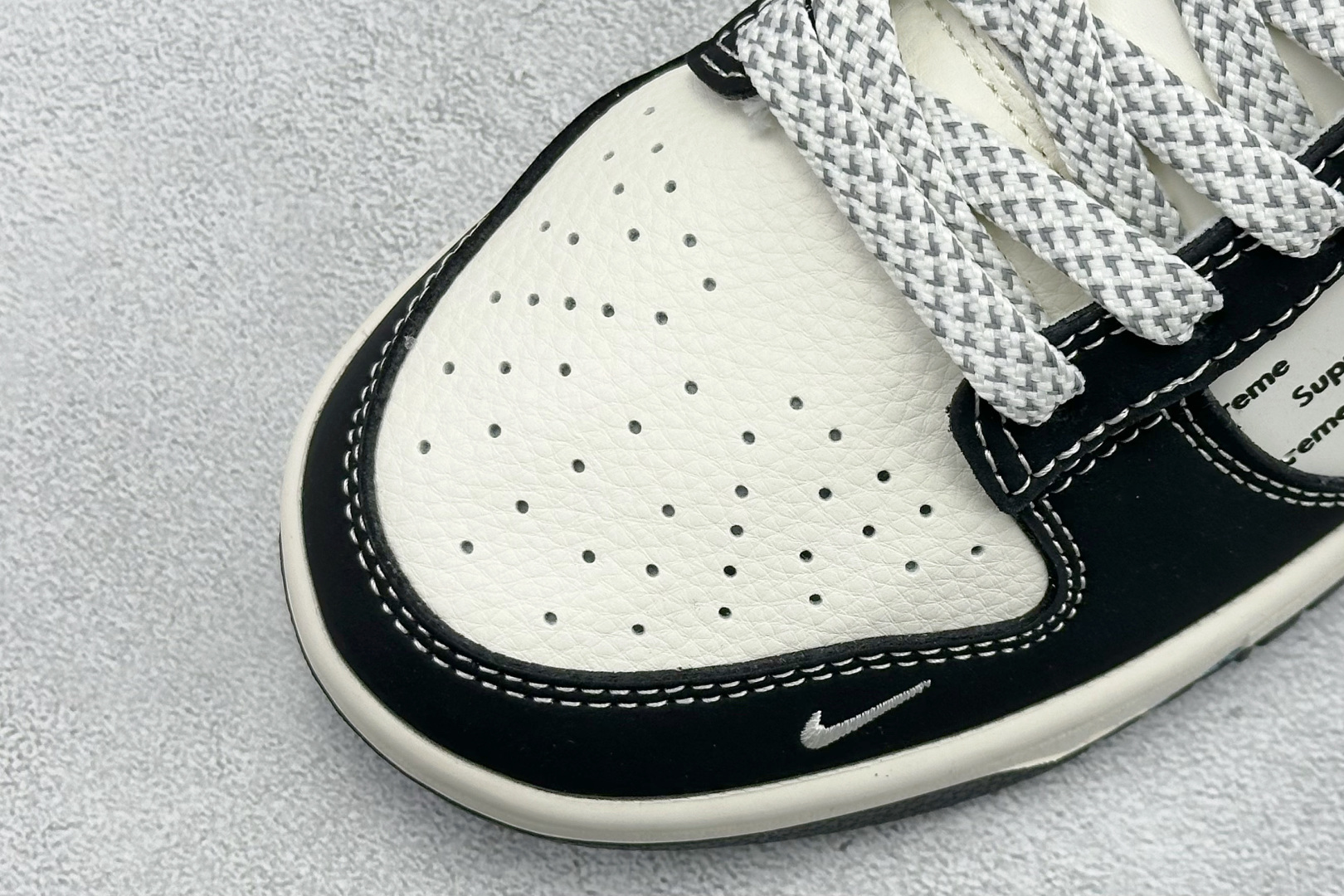 XC版Nike SB Dunk Low“Supreme联名——黑花勾” 周年高端定制 低帮休闲板鞋 XS6089-624