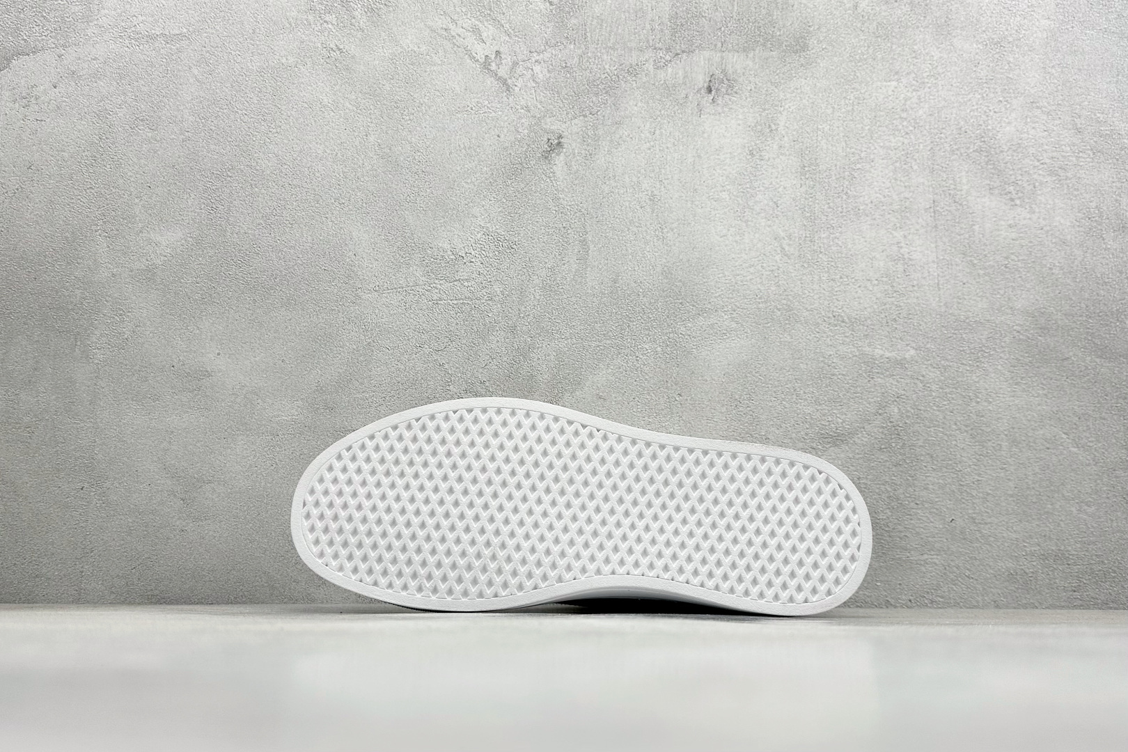 300 Ecco 爱步 2022新款柔酷7号系列低帮百搭休闲板鞋 983257-010