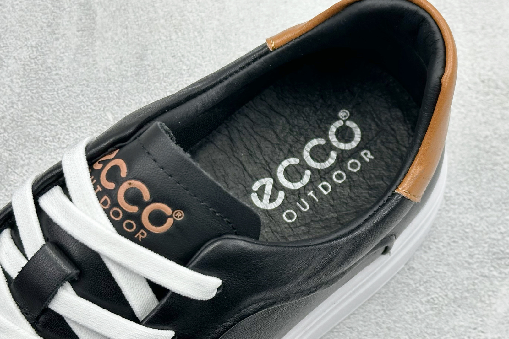 300 Ecco 爱步 2022新款柔酷7号系列低帮百搭休闲板鞋 983257-010