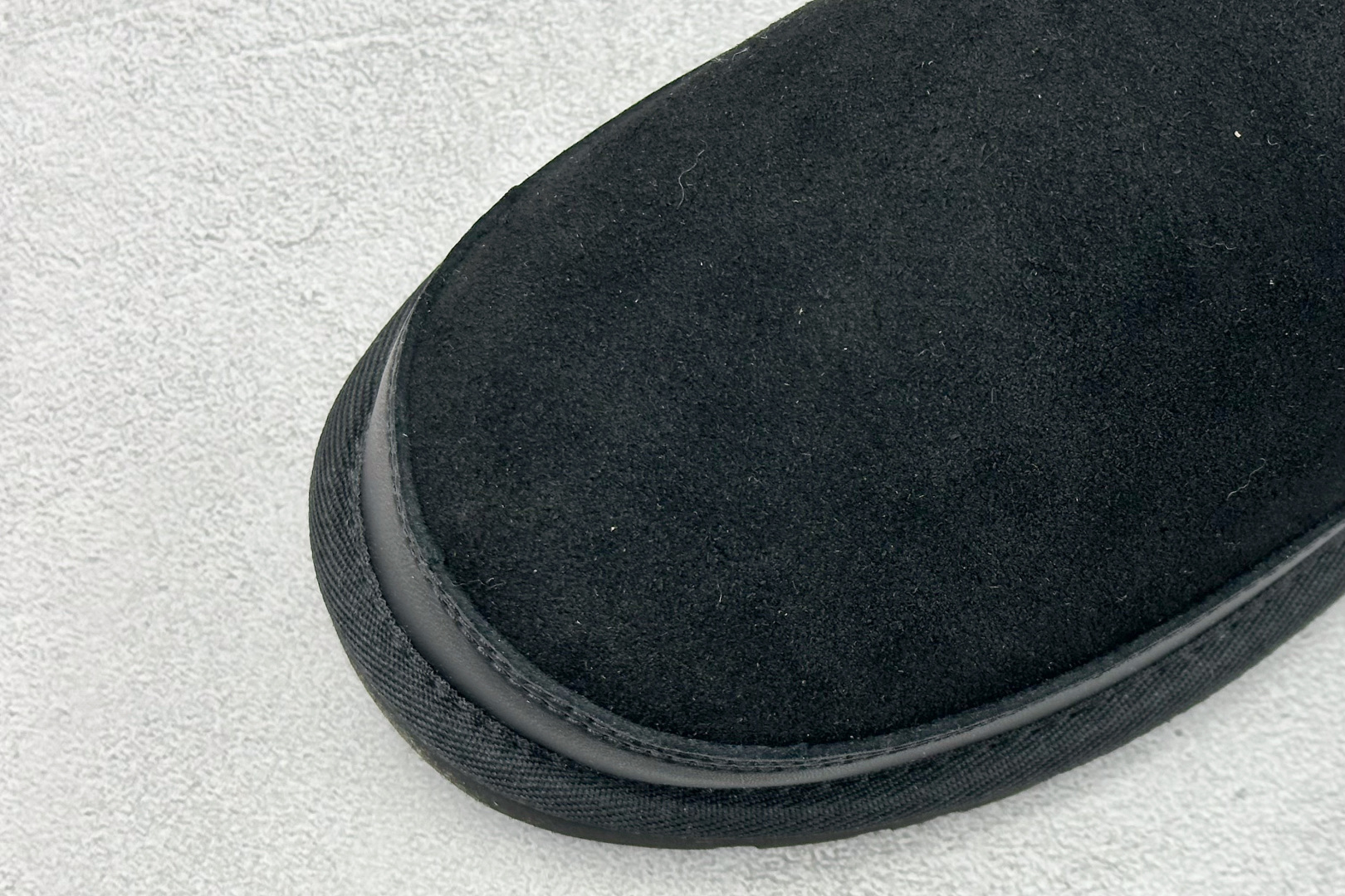 260 UGG M LEISURE NOMAD SLIDE 牛反绒 舒适时尚加绒拖鞋 1174585-BLK-Chinese UA Cheap High Quatity Brand Clothes Bags handbags Sneakers wholesale wholesaler seller from China Factory suppliers Fashion Clothing Shoes best Quality Beautiful Price 260 UGG M LEISURE NOMAD SLIDE 牛反绒 舒适时尚加绒拖鞋 1174585-BLK