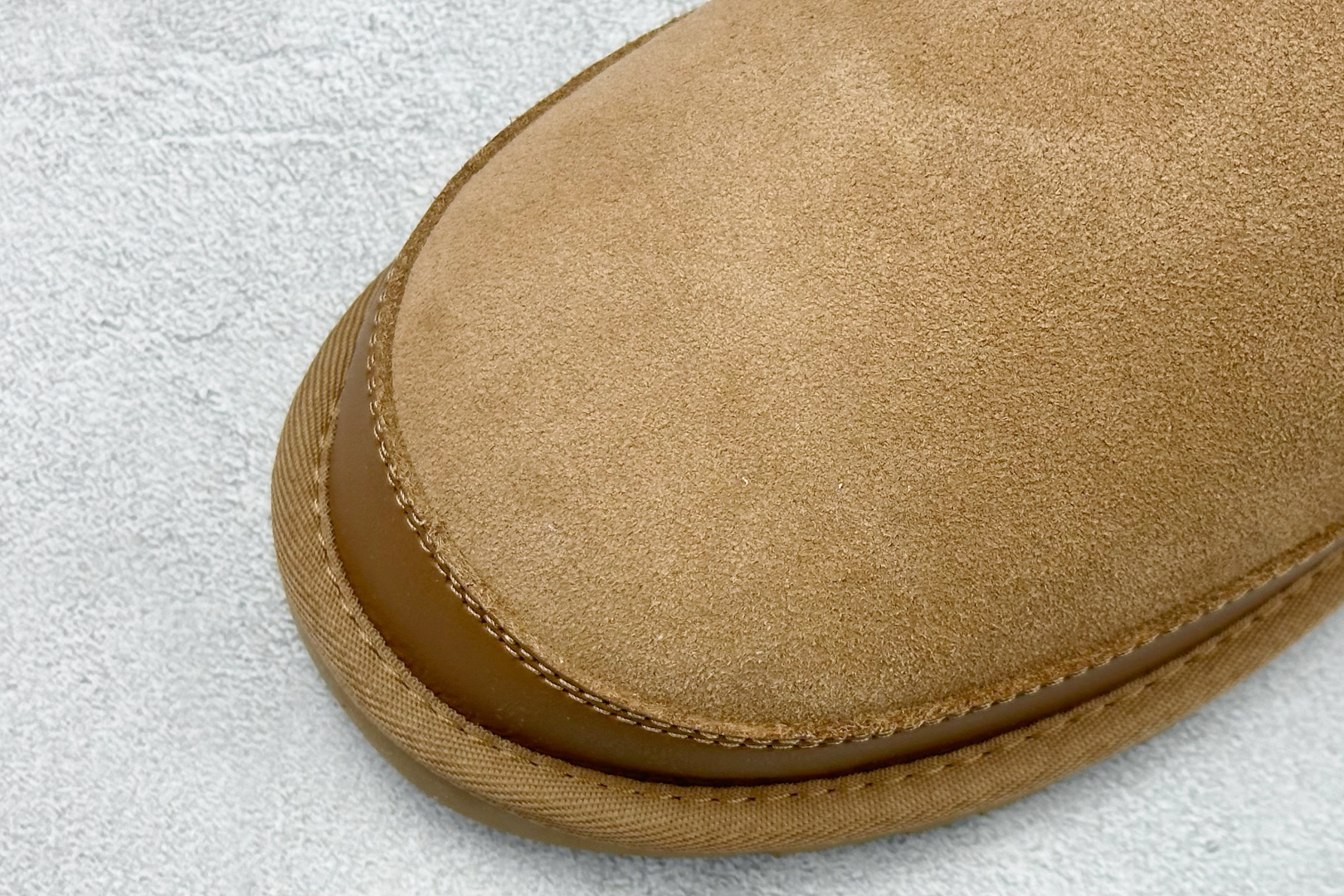 260 UGG M LEISURE NOMAD SLIDE 牛反绒 舒适时尚加绒拖鞋 1174585-CHE