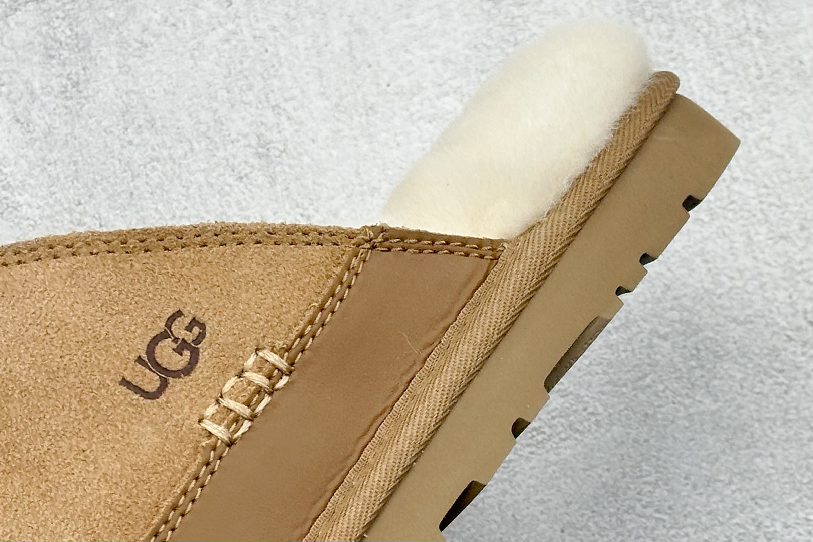 260 UGG M LEISURE NOMAD SLIDE 牛反绒 舒适时尚加绒拖鞋 1174585-CHE