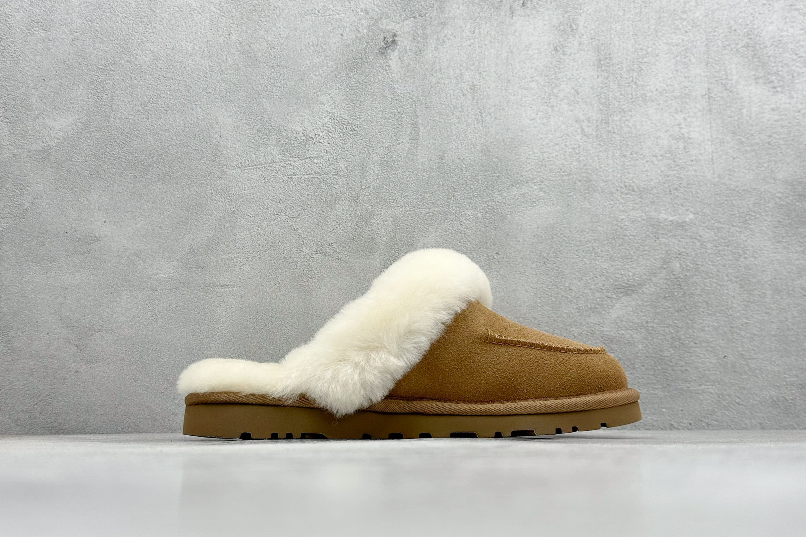 220 UGG W LORIA FUR SLIDE 时尚套脚 EVA 防磨包头加绒拖鞋 1174571-CHE