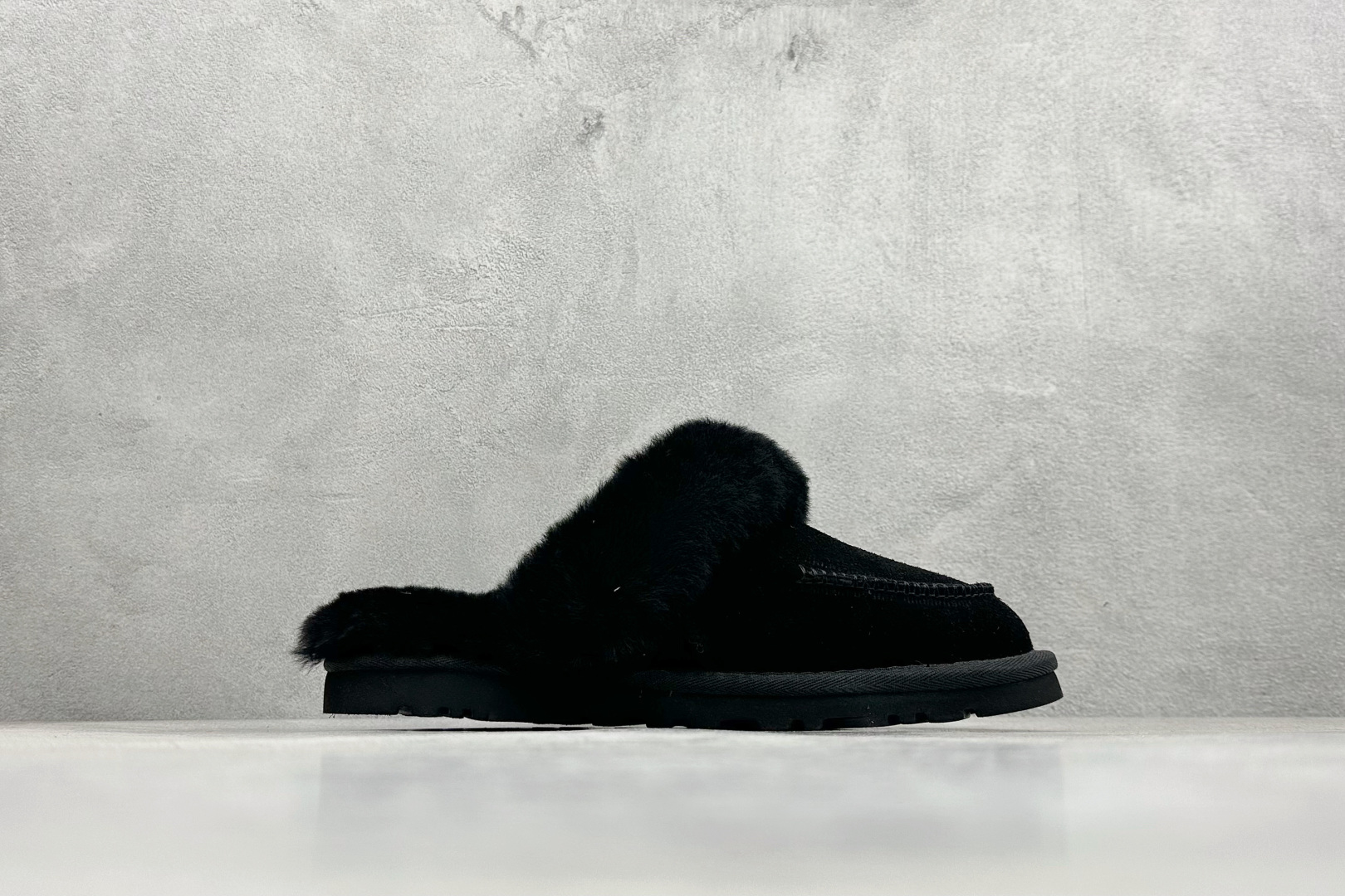 220 UGG W LORIA FUR SLIDE 时尚套脚 EVA 防磨包头加绒拖鞋 1174571-BLK