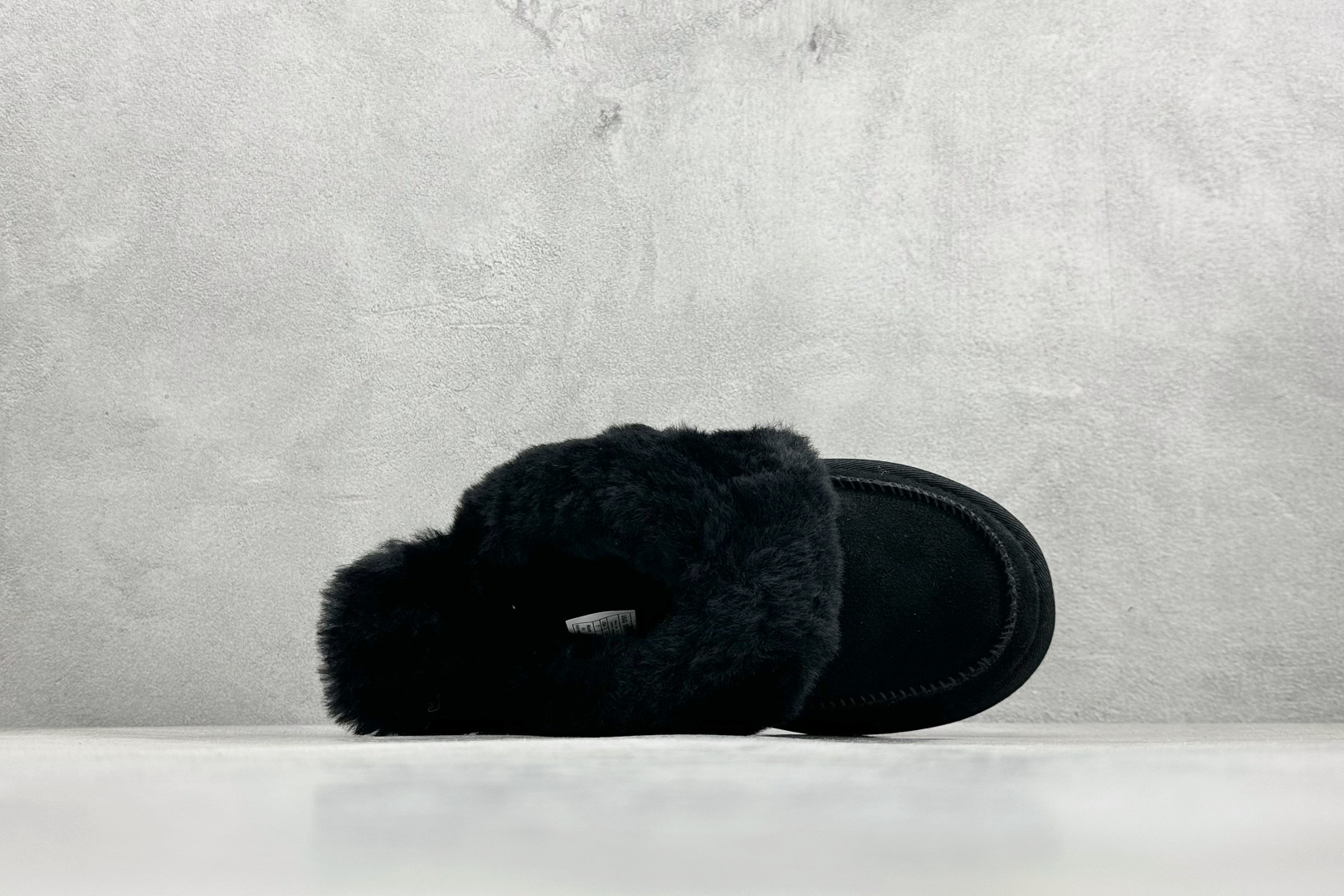 220 UGG W LORIA FUR SLIDE 时尚套脚 EVA 防磨包头加绒拖鞋 1174571-BLK