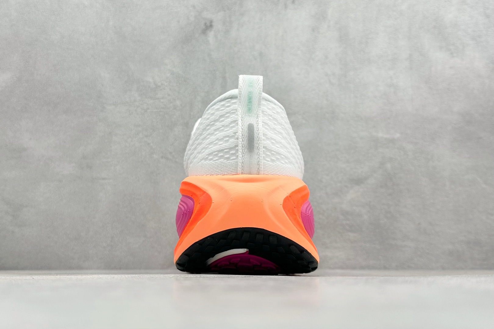 Nike Air Zoom Vomero Plus 耐克网面厚底气垫跑鞋 HV8154-104