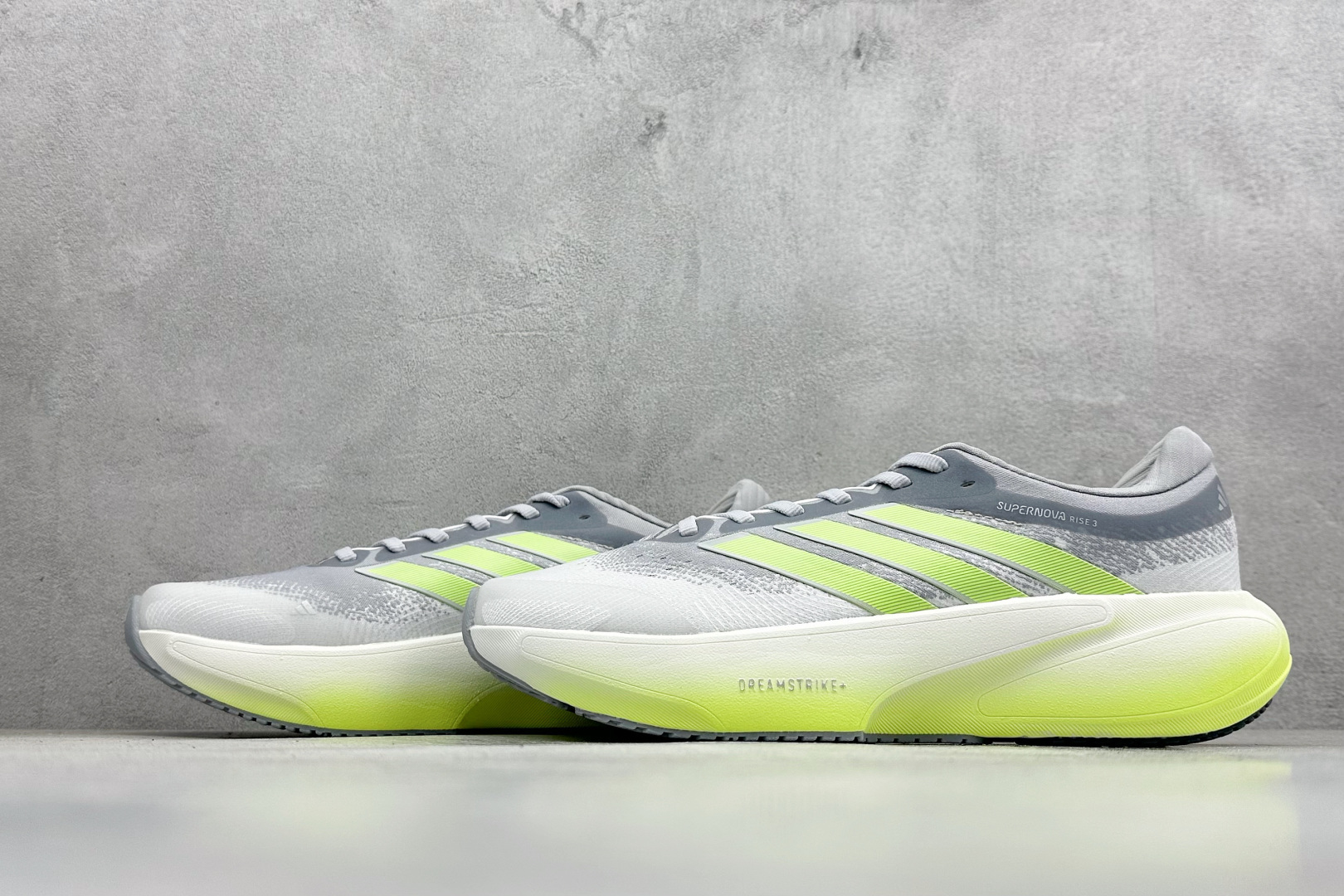 Adidas Adizero Adios Pro 4 阿迪达斯 耐磨减震专业跑步鞋 JR7472