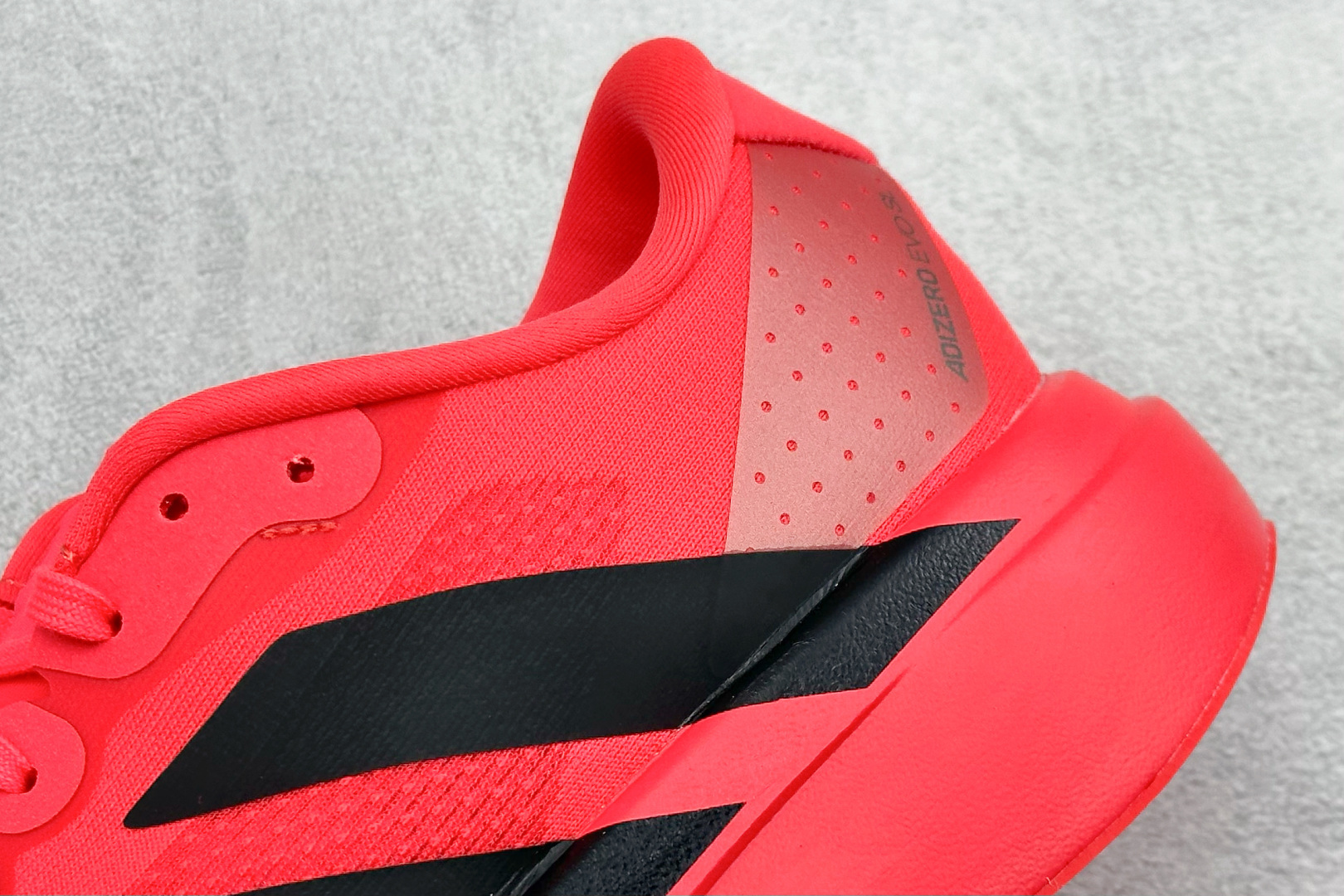 RS版 Adidas Adizero Evo SL 阿迪超轻透气缓震跑鞋 JS4492-莆田鞋,莆田鞋货源,高仿鞋,高仿鞋货源,安福档口,莆田高仿鞋,莆田鞋批发,高仿鞋批发,莆田高仿运动鞋,高仿运动鞋,莆田运动鞋 RS版 Adidas Adizero Evo SL 阿迪超轻透气缓震跑鞋 JS4492