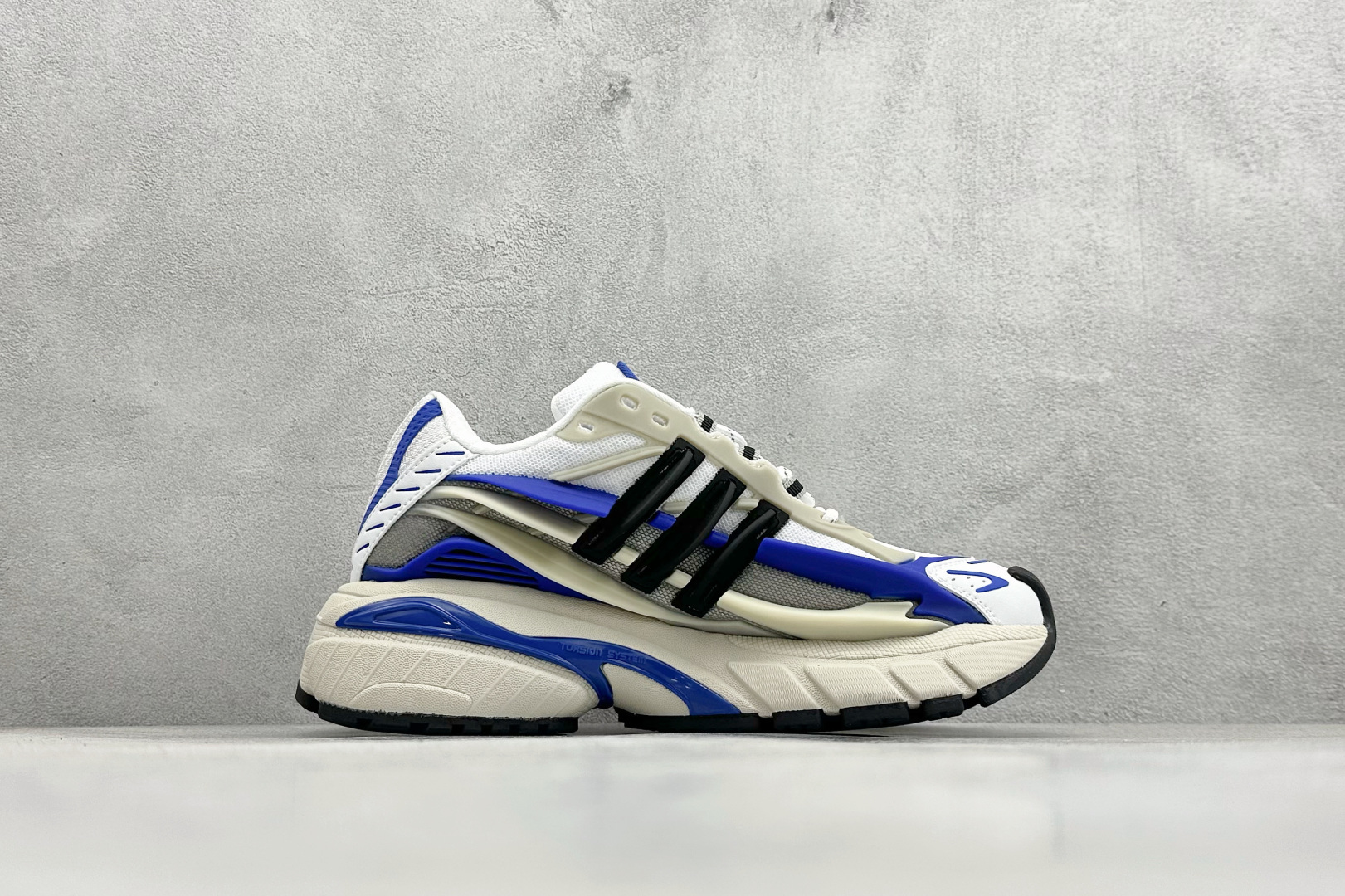 Pharrell x AD Adistar Jellyfish 联名款低帮复古风老爹鞋 JP9271