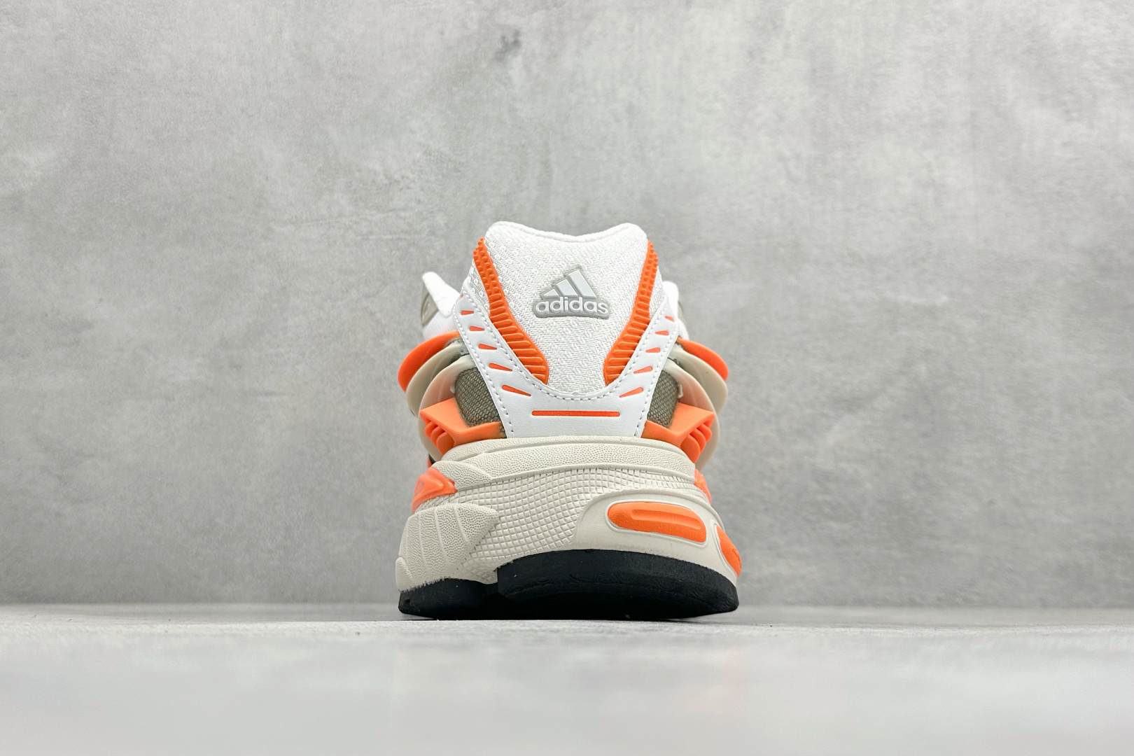 Pharrell x AD Adistar Jellyfish 联名款低帮复古风老爹鞋 JP9261