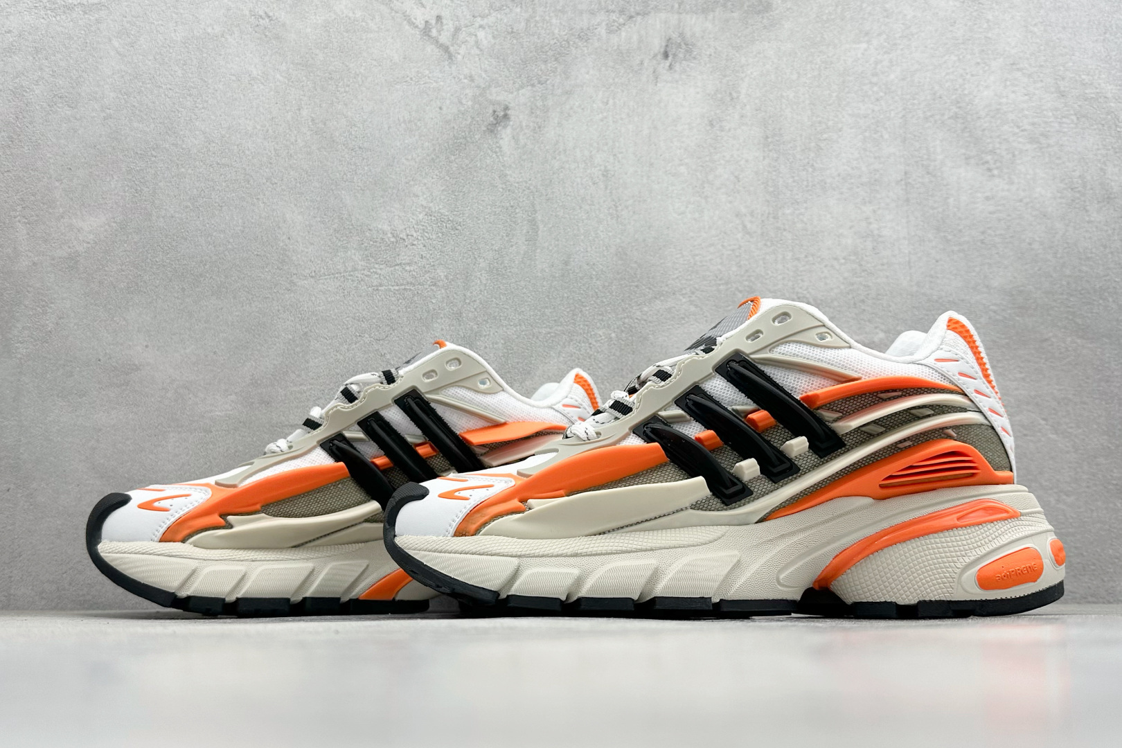 Pharrell x AD Adistar Jellyfish 联名款低帮复古风老爹鞋 JP9261