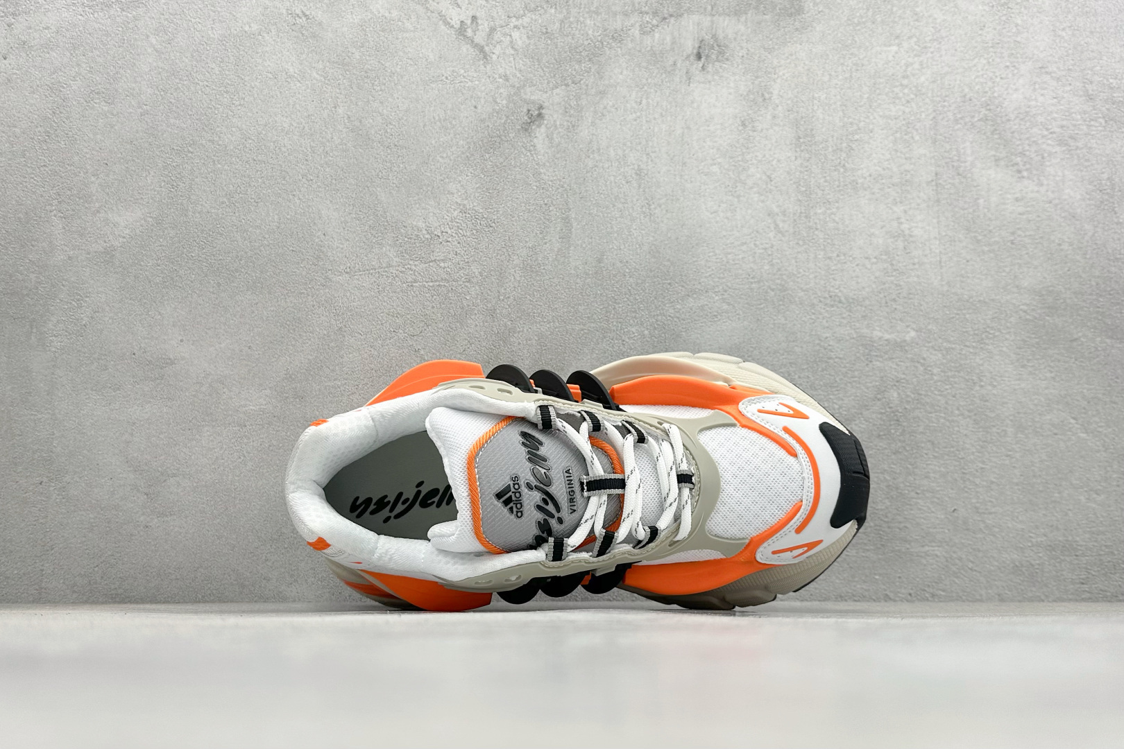 Pharrell x AD Adistar Jellyfish 联名款低帮复古风老爹鞋 JP9261