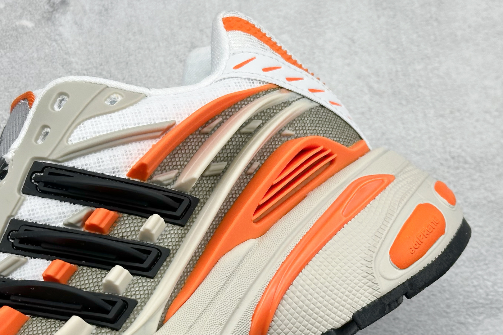 Pharrell x AD Adistar Jellyfish 联名款低帮复古风老爹鞋 JP9261