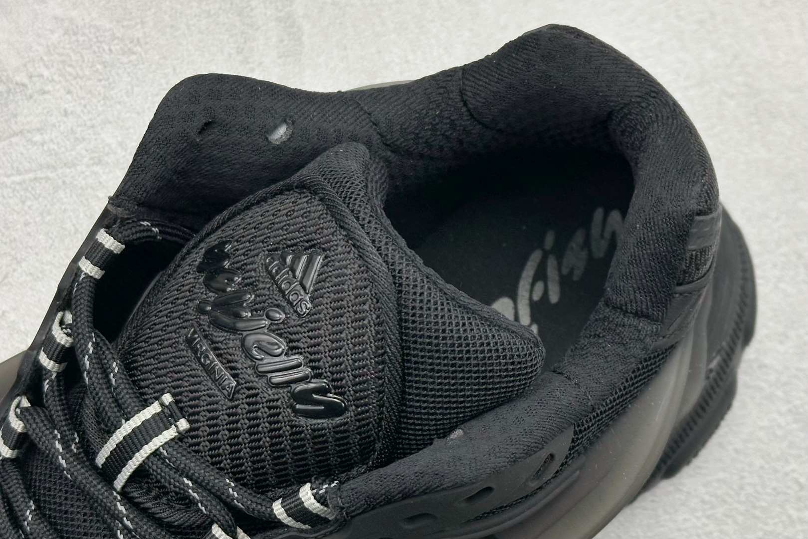 Pharrell x AD Adistar Jellyfish 联名款低帮复古风老爹鞋 JP9264