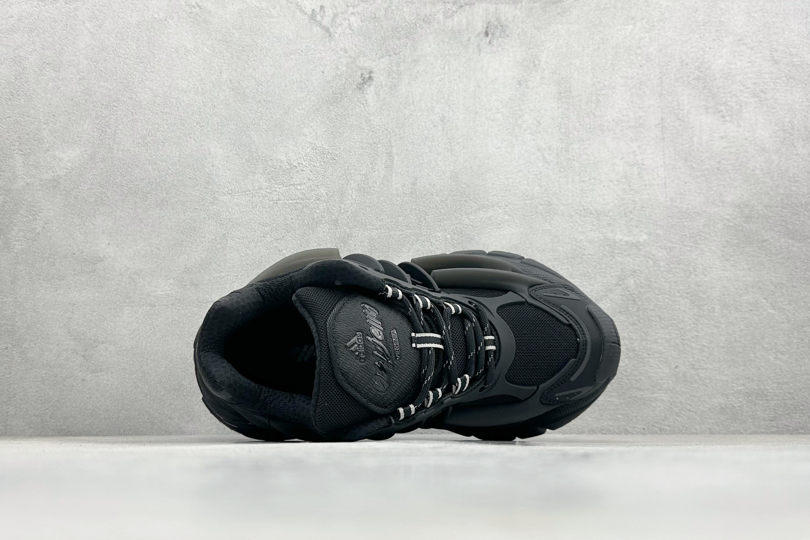 Pharrell x AD Adistar Jellyfish 联名款低帮复古风老爹鞋 JP9264