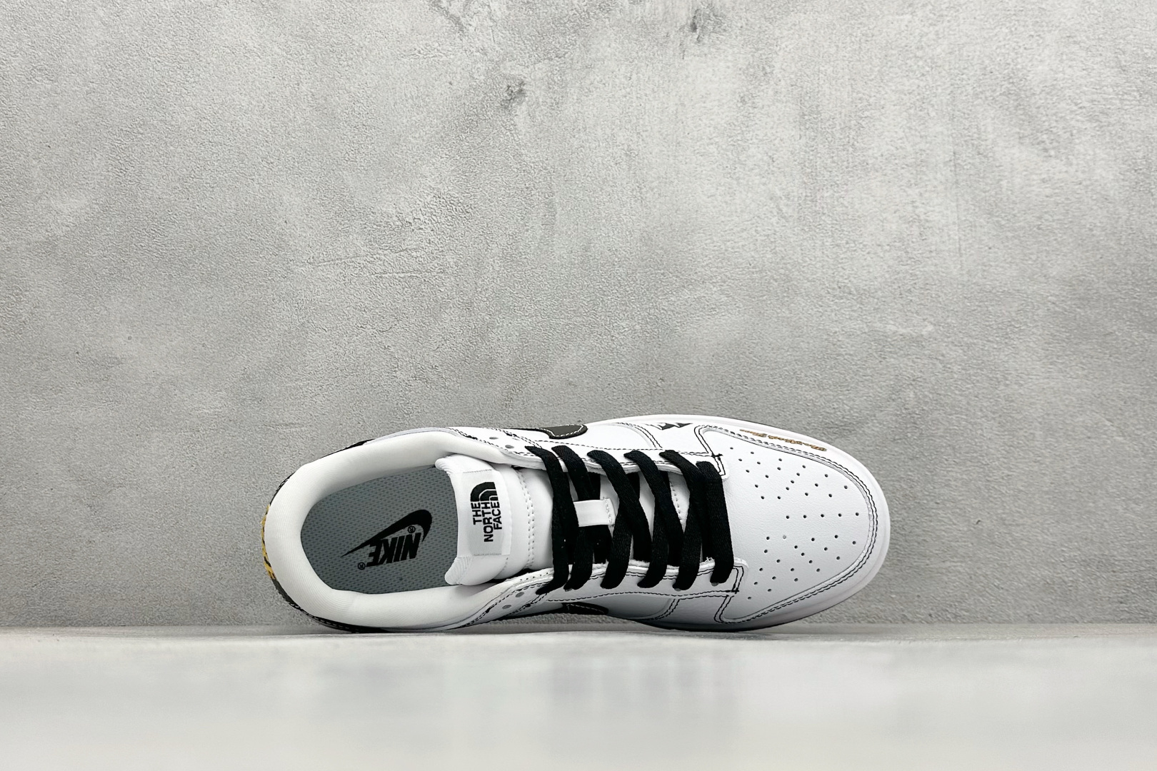 Nike SB Dunk Low 北面联名 白黑 高端定制 低帮休闲板鞋 YF9511-911