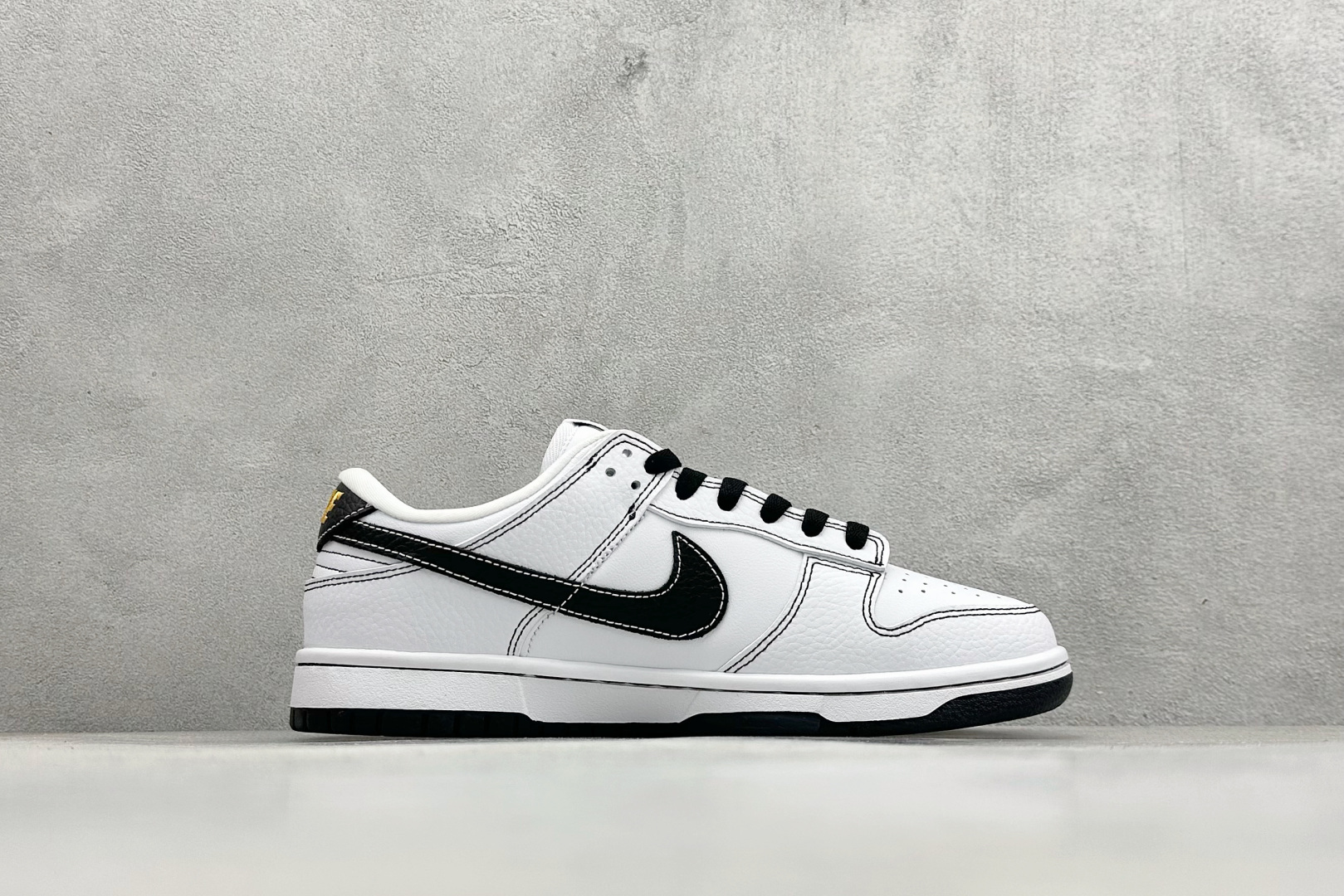 Nike SB Dunk Low 北面联名 白黑 高端定制 低帮休闲板鞋 YF9511-911