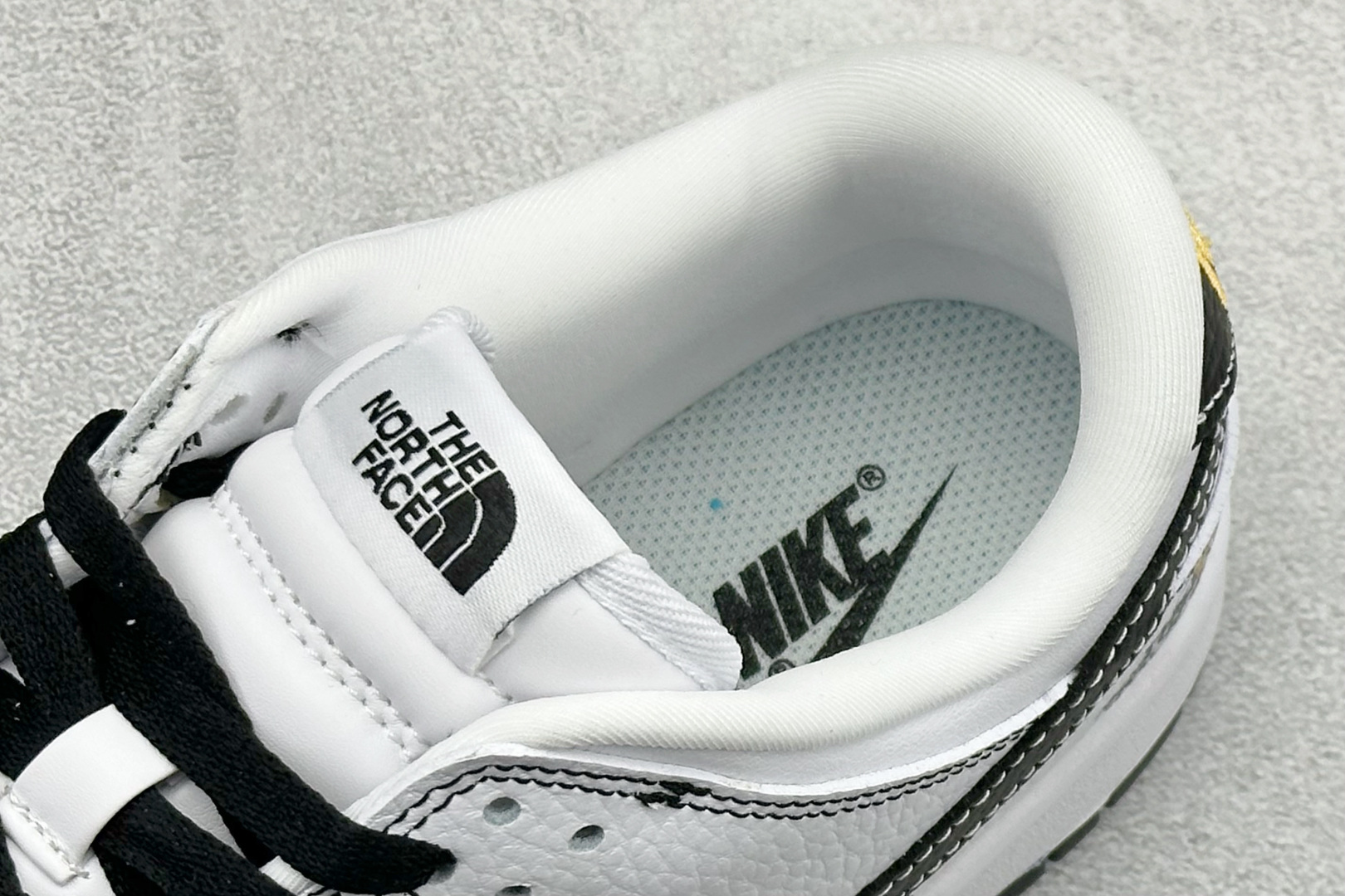 Nike SB Dunk Low 北面联名 白黑 高端定制 低帮休闲板鞋 YF9511-911