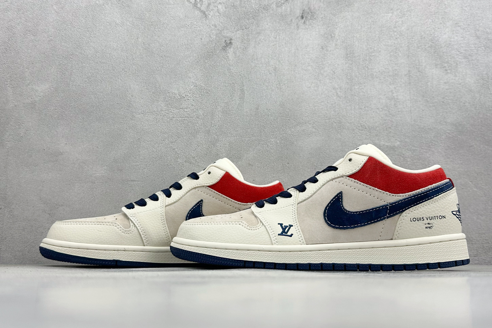 Air Jordan 1 Low AJ1 乔1联名款 米白红蓝猪八 高端定制 低帮复古篮球鞋 LD8888-009