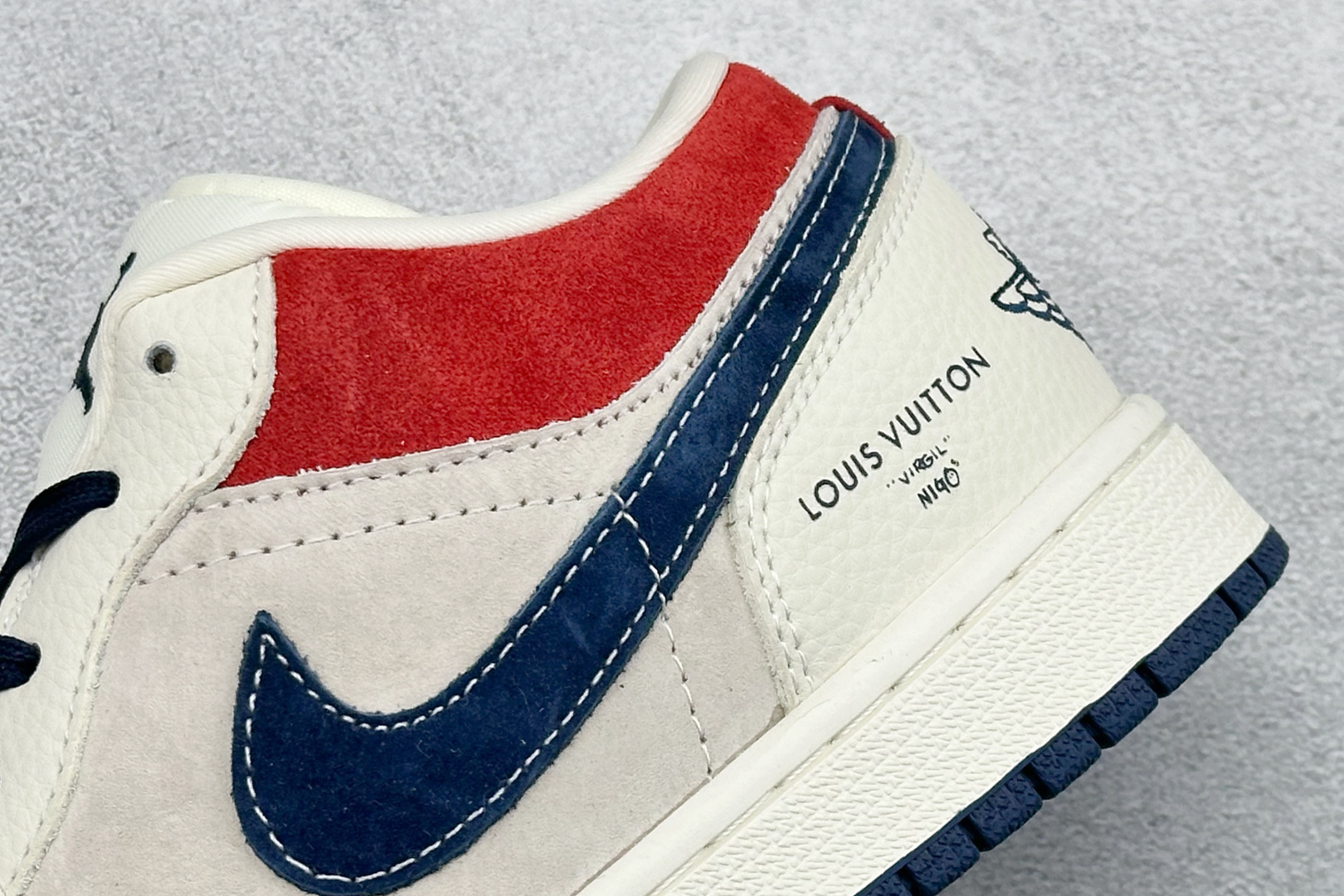 Air Jordan 1 Low AJ1 乔1联名款 米白红蓝猪八 高端定制 低帮复古篮球鞋 LD8888-009