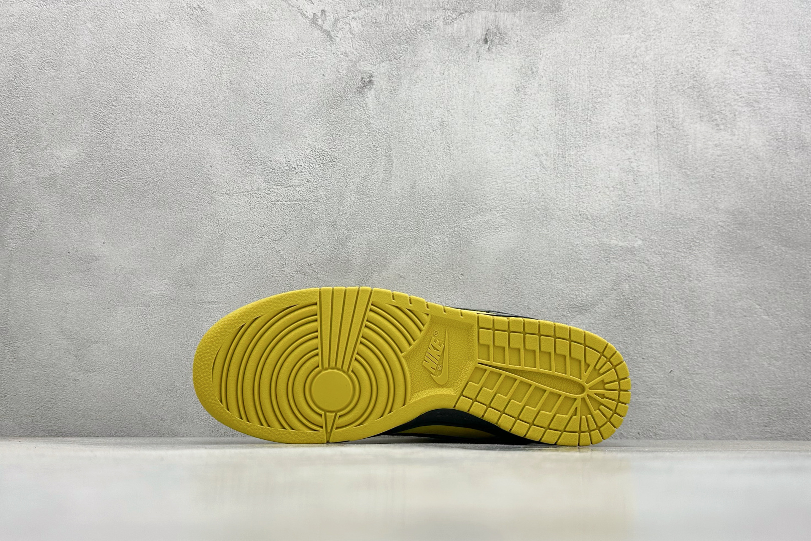 Supreme x 94Nike Dunk SB Dunk Low 低帮休闲滑板鞋 HQ8487-300