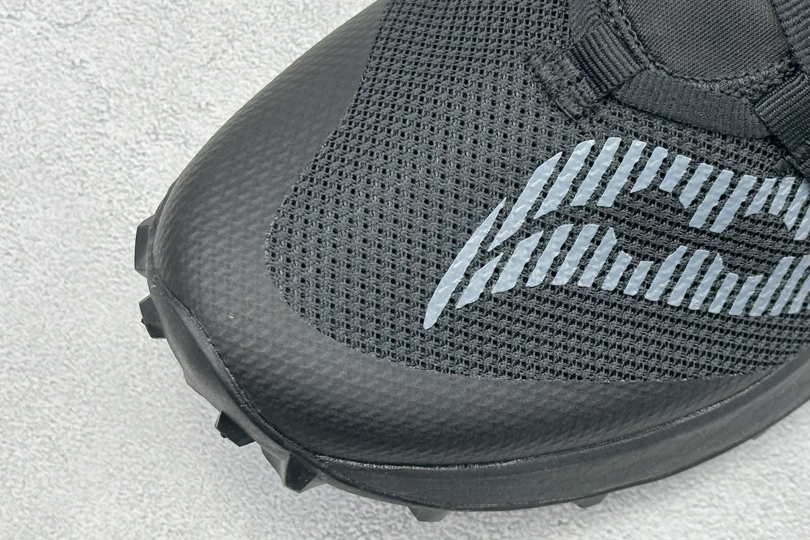 190 SAUCONY索康尼 ENDORPHIN RIFT系列 低帮缓震跑步鞋 S20865-10