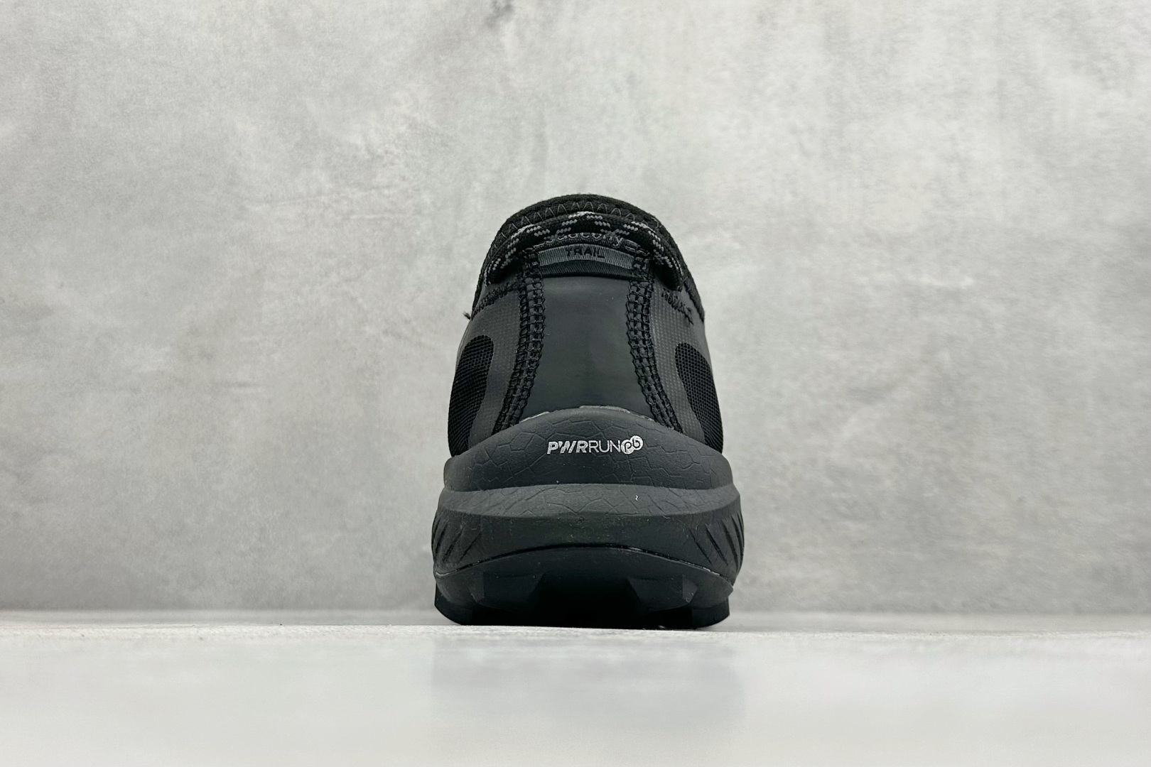 190 SAUCONY索康尼 ENDORPHIN RIFT系列 低帮缓震跑步鞋 S20865-10