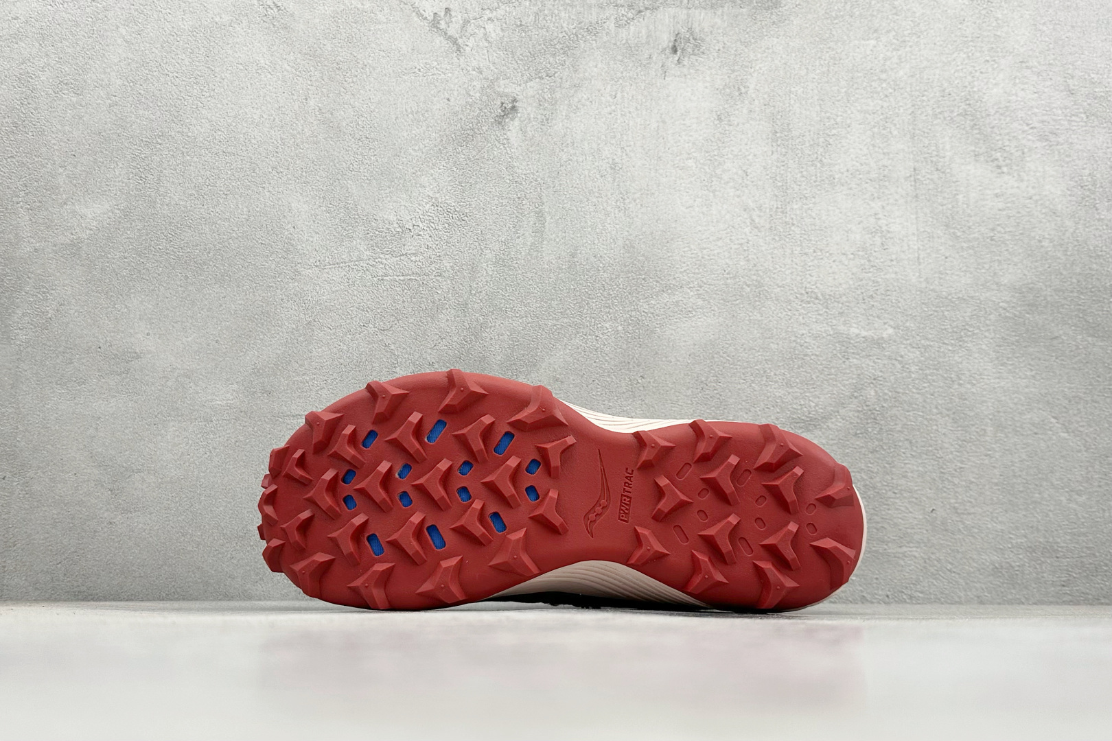 190 SAUCONY索康尼 ENDORPHIN RIFT系列 低帮缓震跑步鞋 S10856-31