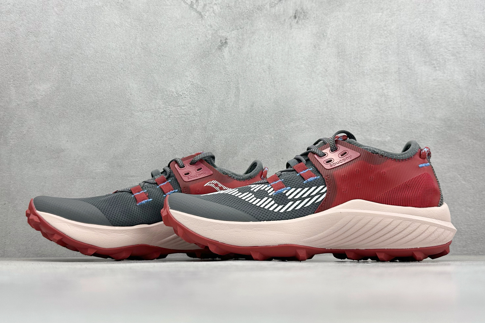 190 SAUCONY索康尼 ENDORPHIN RIFT系列 低帮缓震跑步鞋 S10856-31