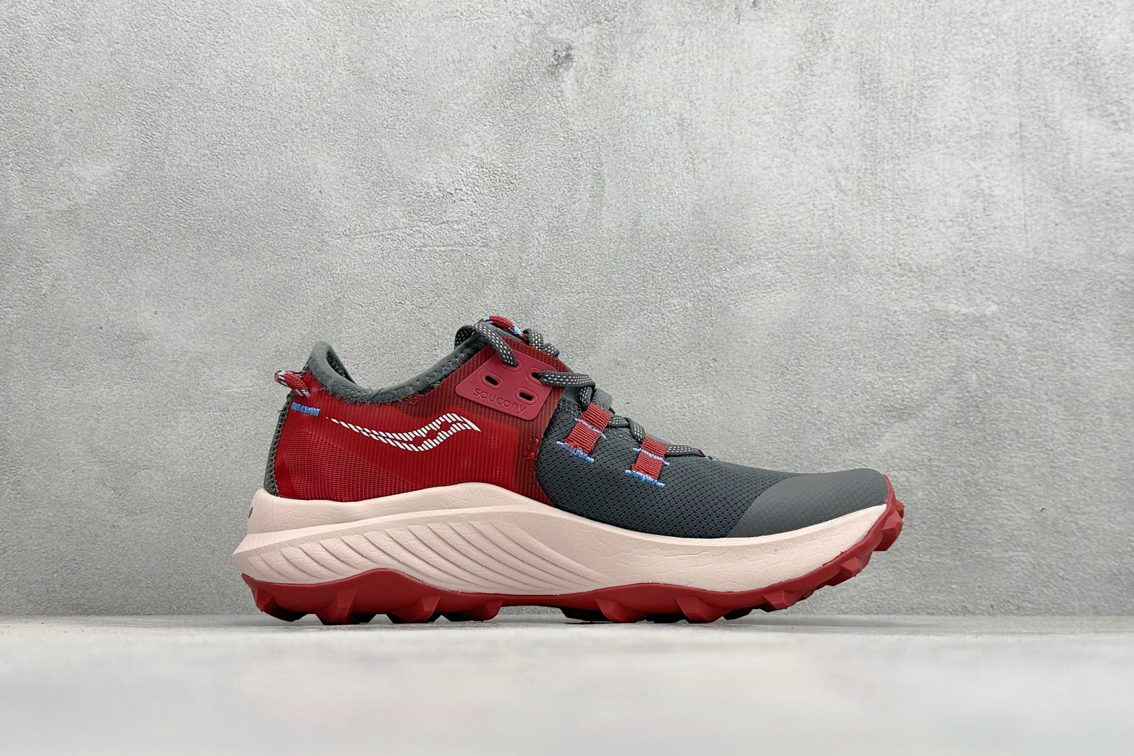 190 SAUCONY索康尼 ENDORPHIN RIFT系列 低帮缓震跑步鞋 S10856-31