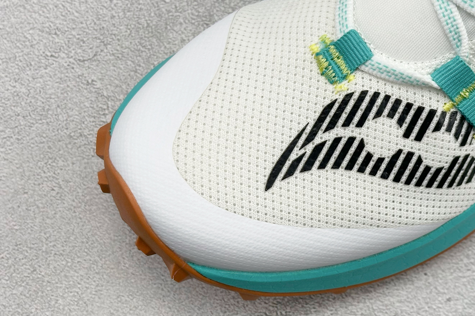 190 SAUCONY索康尼 ENDORPHIN RIFT系列 低帮缓震跑步鞋 S10856-20