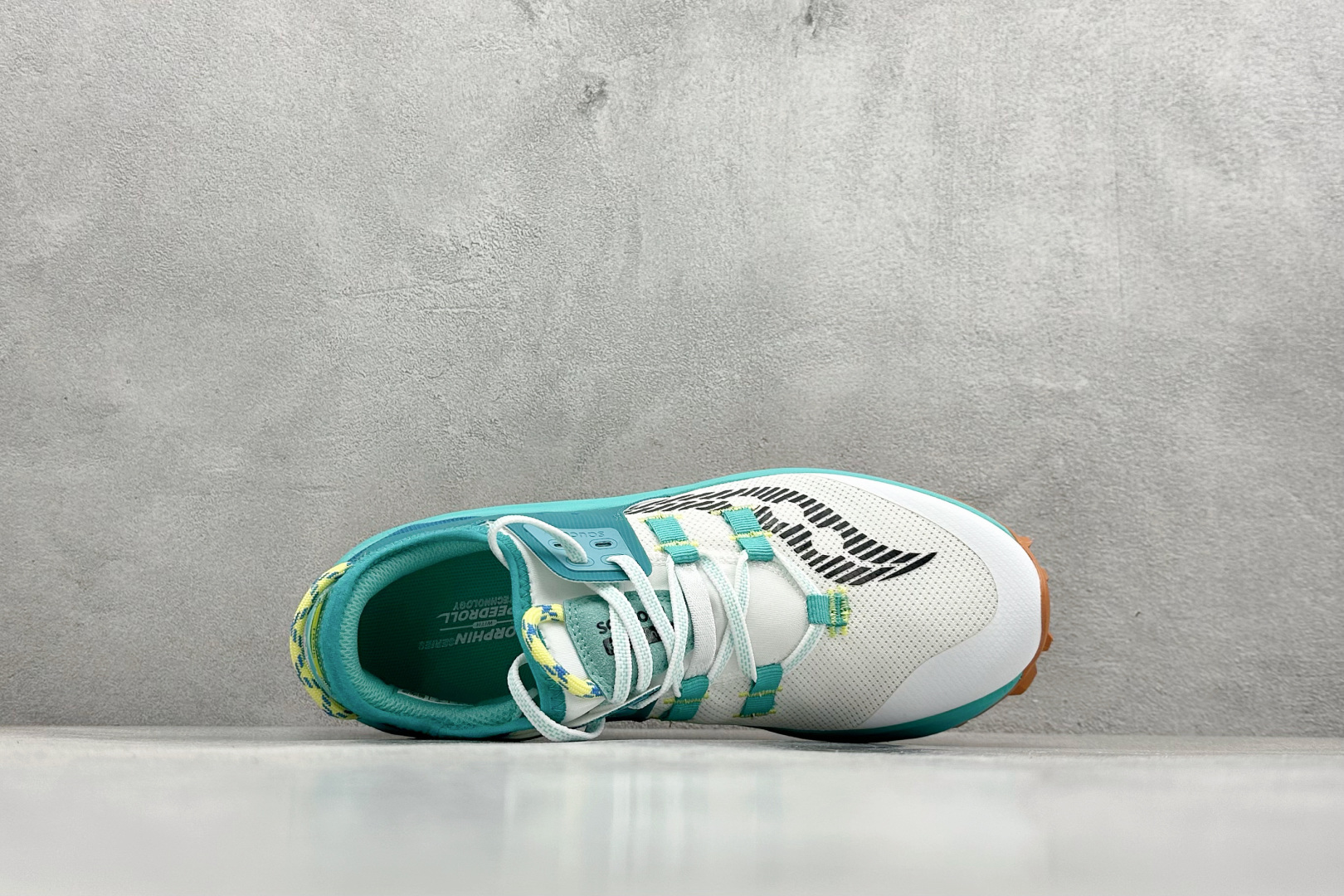 190 SAUCONY索康尼 ENDORPHIN RIFT系列 低帮缓震跑步鞋 S10856-20