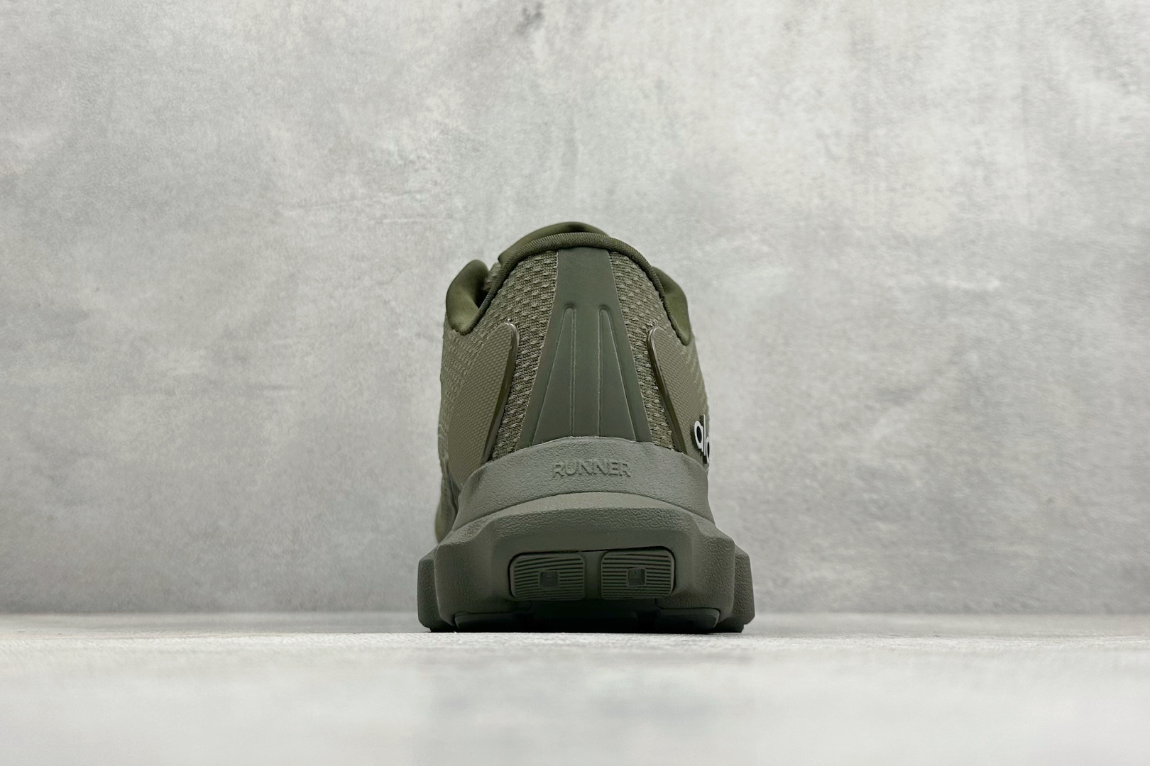 180 K版alo 25ss夏季新款 厚底 休闲 RUNNER 运动跑步鞋 A0590U-Chinese UA Cheap High Quatity Brand Clothes Bags handbags Sneakers wholesale wholesaler seller from China Factory suppliers Fashion Clothing Shoes best Quality Beautiful Price 180 K版alo 25ss夏季新款 厚底 休闲 RUNNER 运动跑步鞋 A0590U