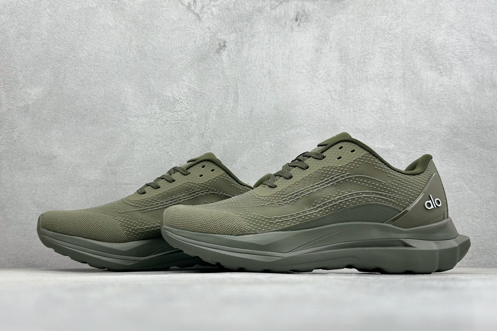 180 K版alo 25ss夏季新款 厚底 休闲 RUNNER 运动跑步鞋 A0590U-Chinese UA Cheap High Quatity Brand Clothes Bags handbags Sneakers wholesale wholesaler seller from China Factory suppliers Fashion Clothing Shoes best Quality Beautiful Price 180 K版alo 25ss夏季新款 厚底 休闲 RUNNER 运动跑步鞋 A0590U